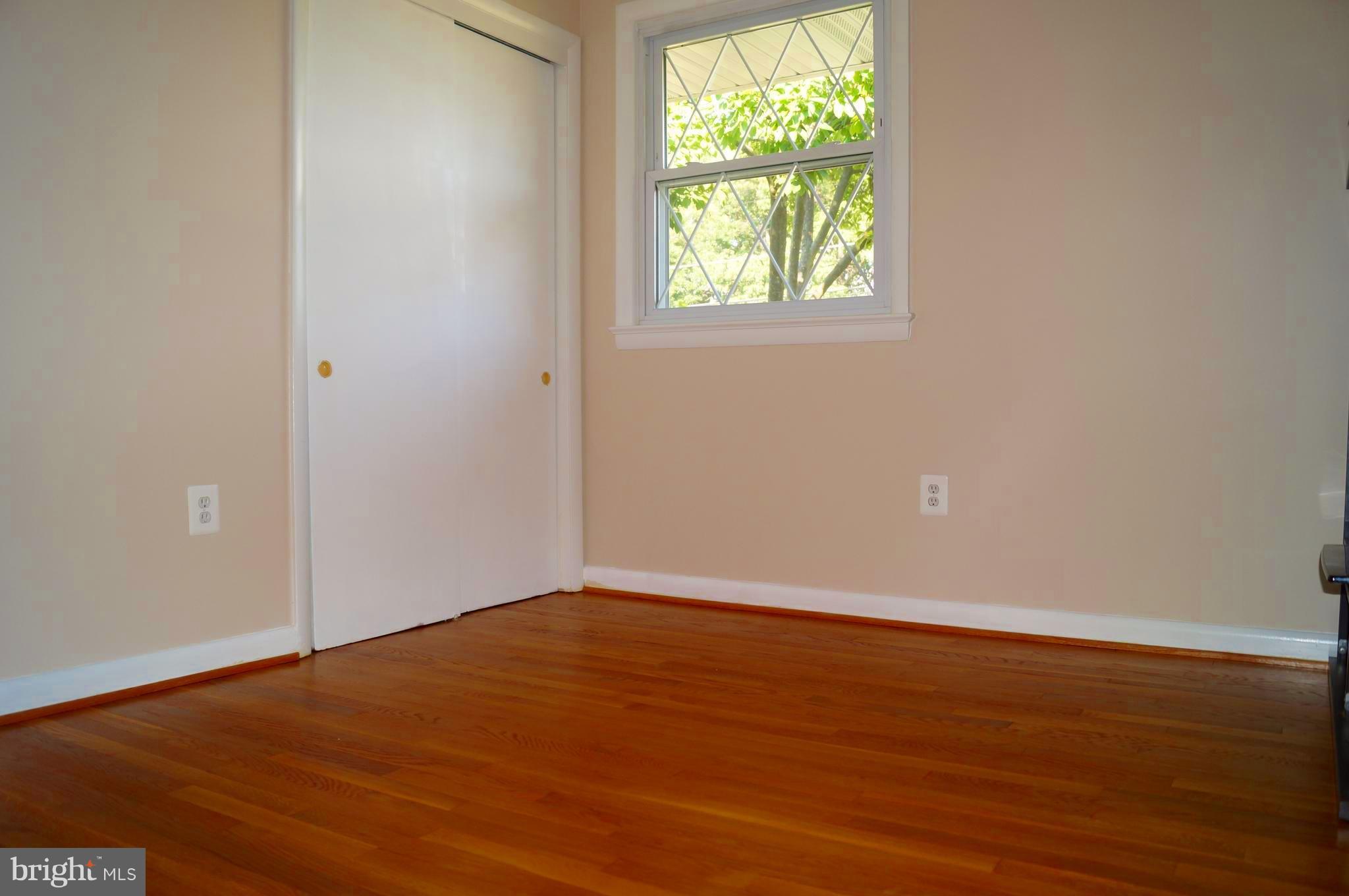 LOISDALE ESTATES - Residential Lease