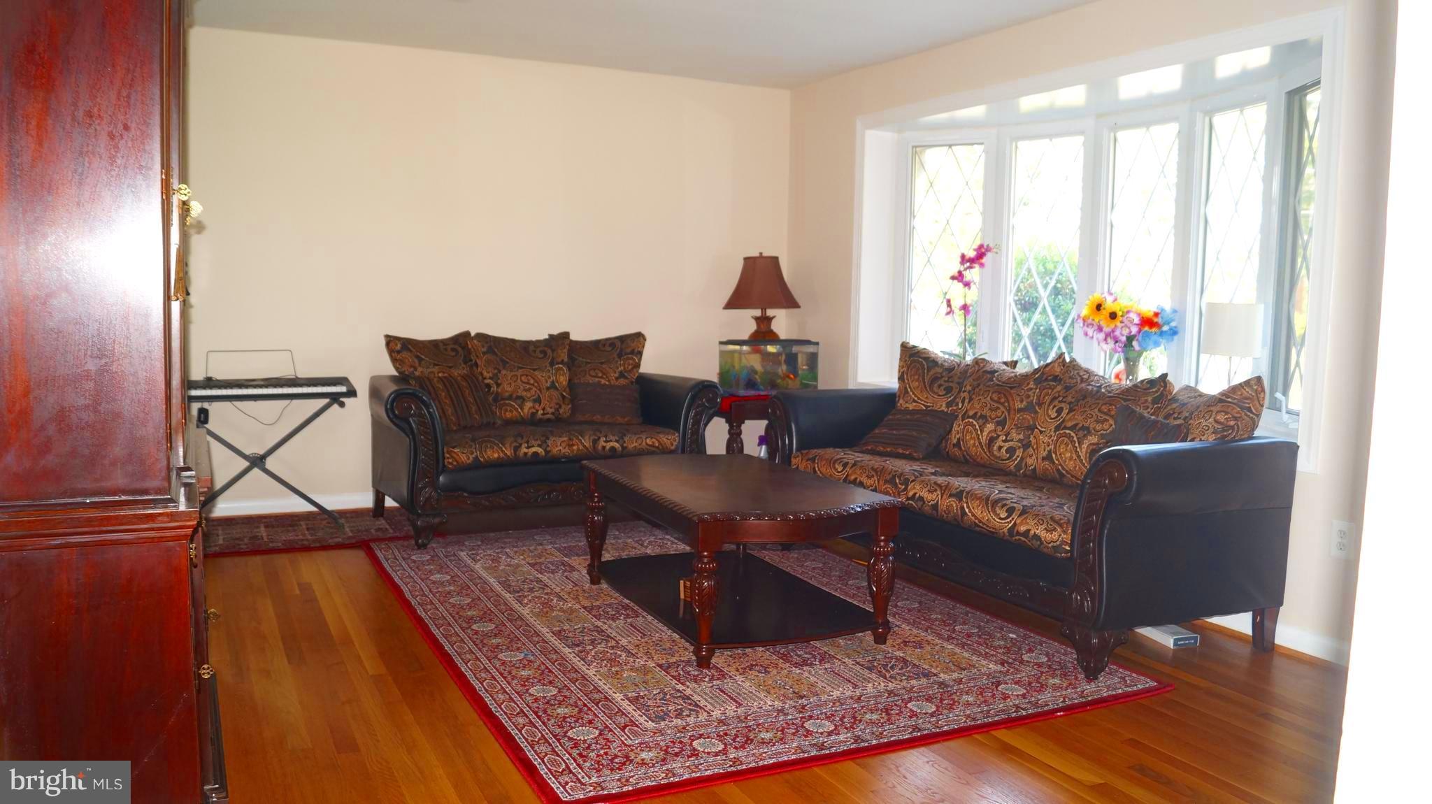 LOISDALE ESTATES - Residential Lease