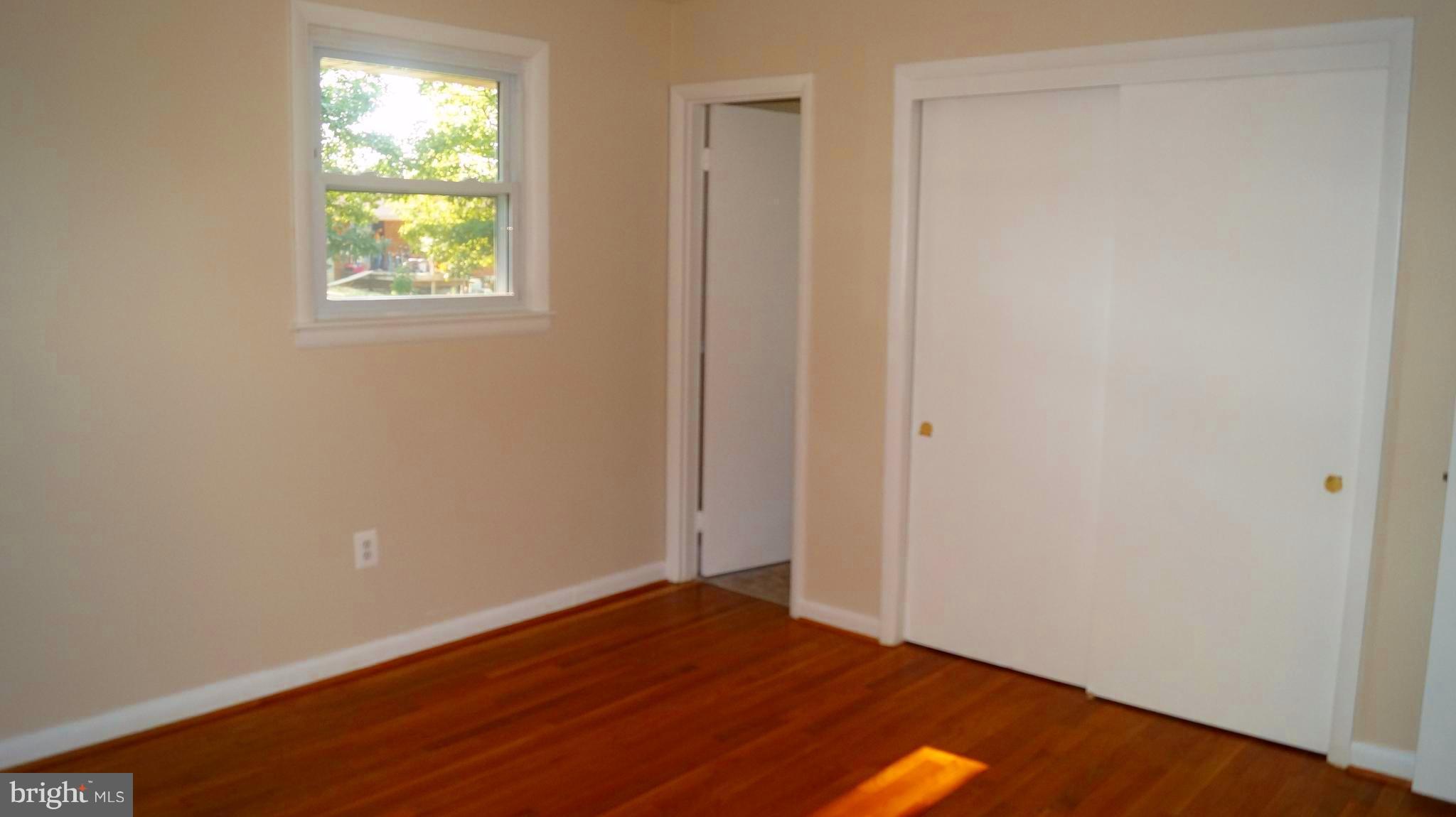 LOISDALE ESTATES - Residential Lease