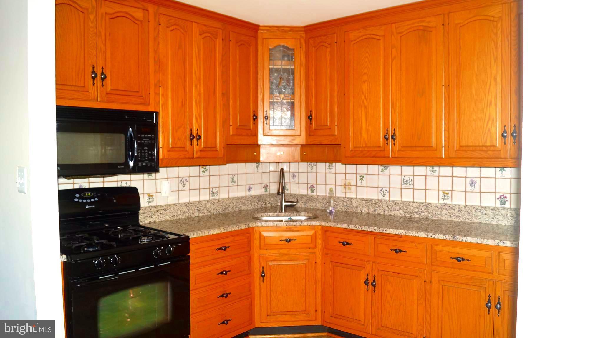 LOISDALE ESTATES - Residential Lease