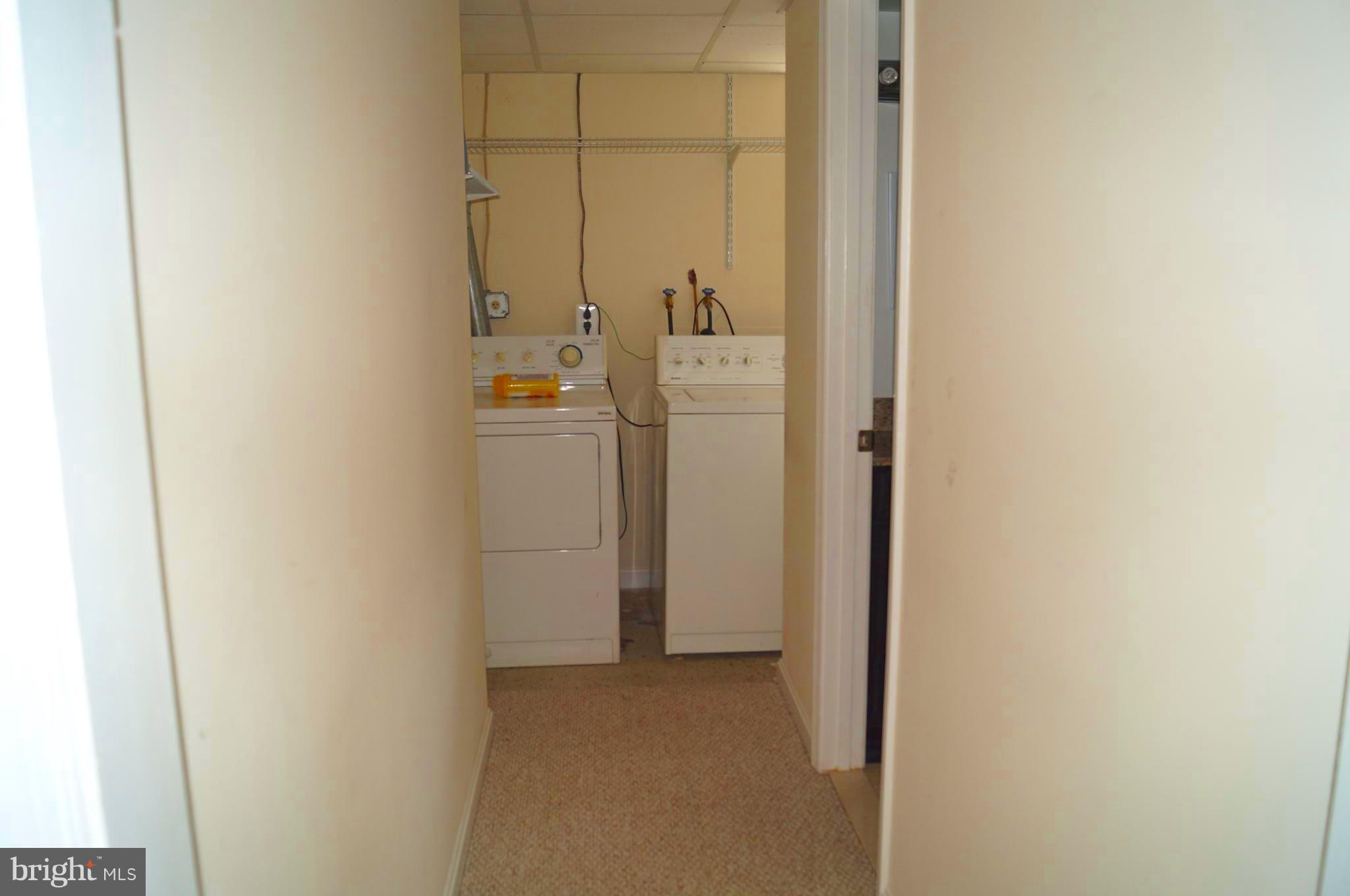 LOISDALE ESTATES - Residential Lease