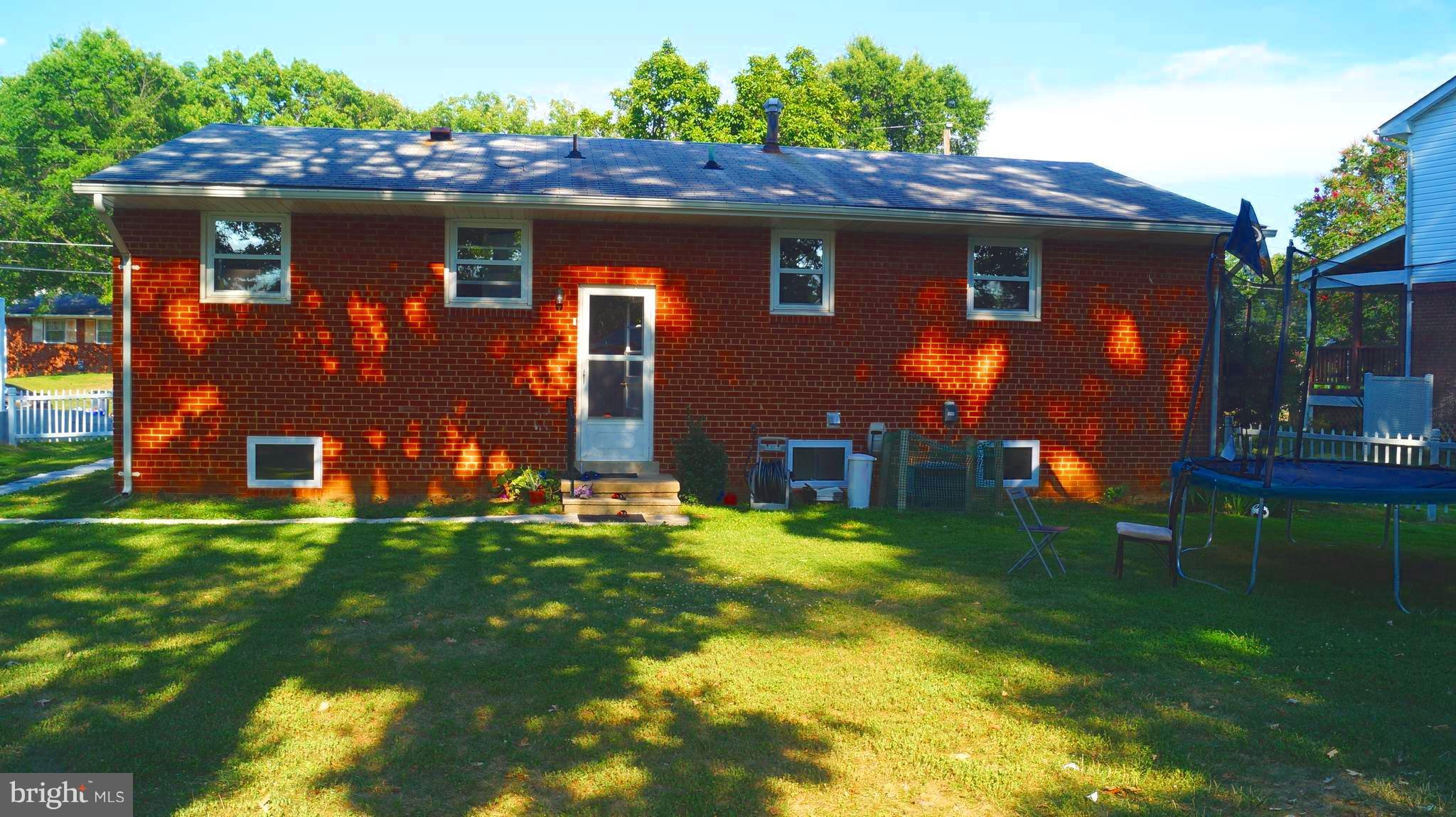 LOISDALE ESTATES - Residential Lease