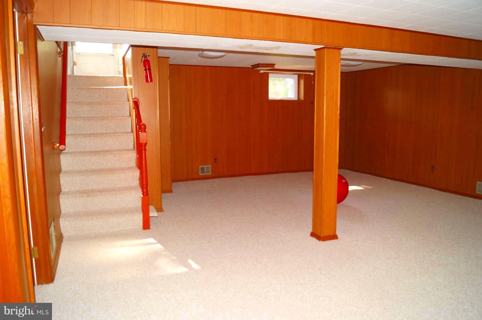 LOISDALE ESTATES - Residential Lease