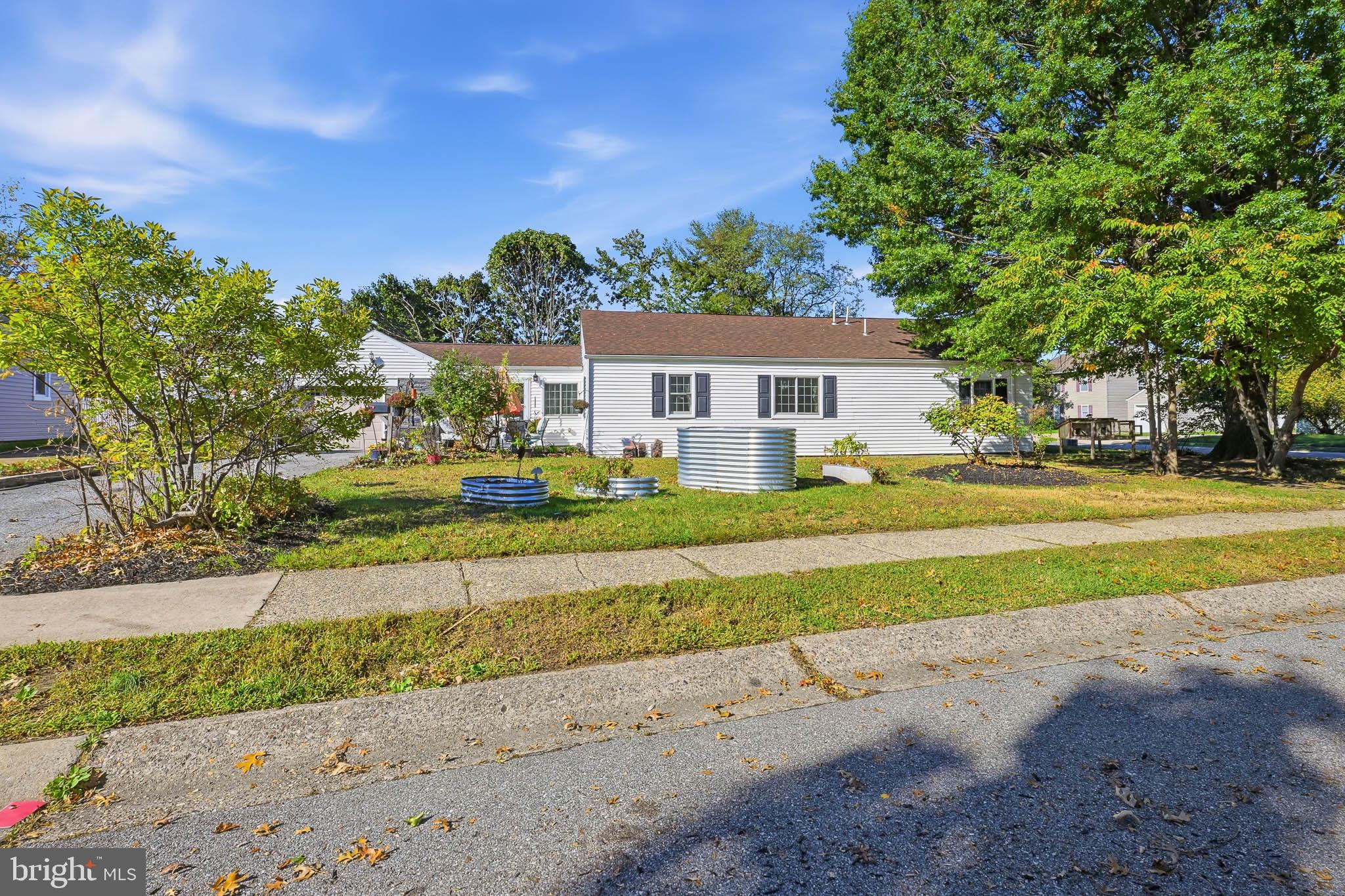 718 WOODSEDGE ROAD