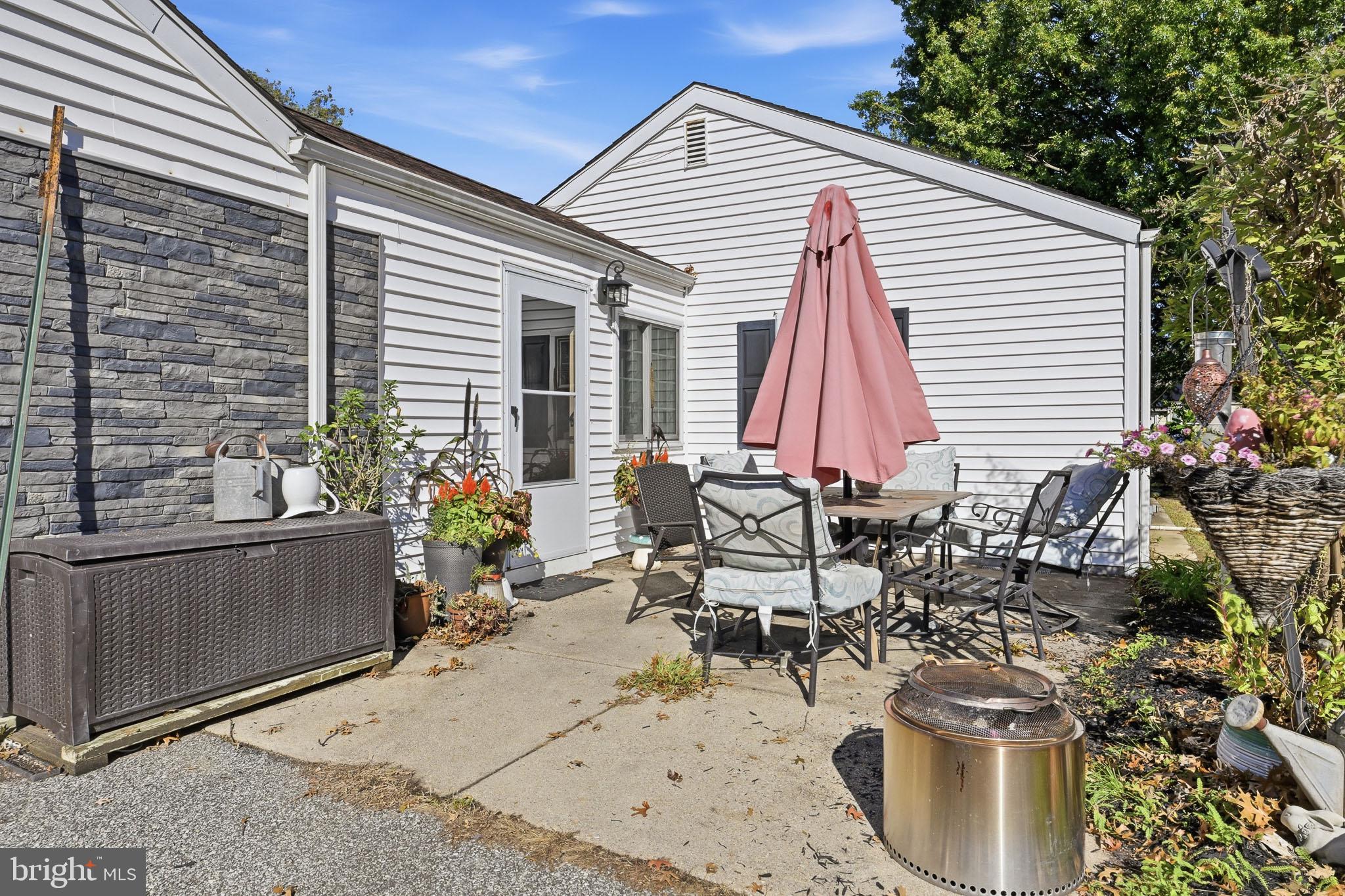 718 WOODSEDGE ROAD