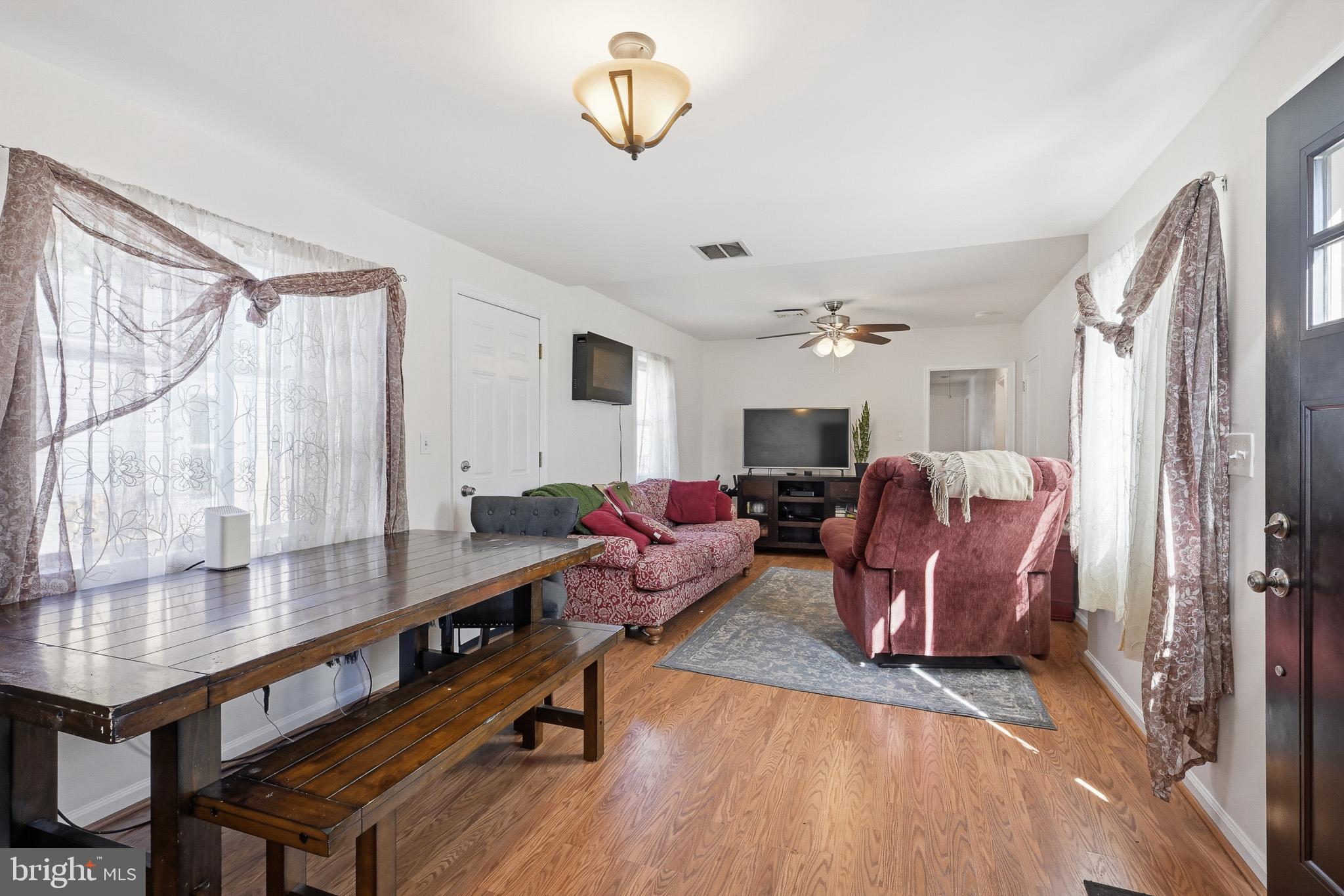 718 WOODSEDGE ROAD