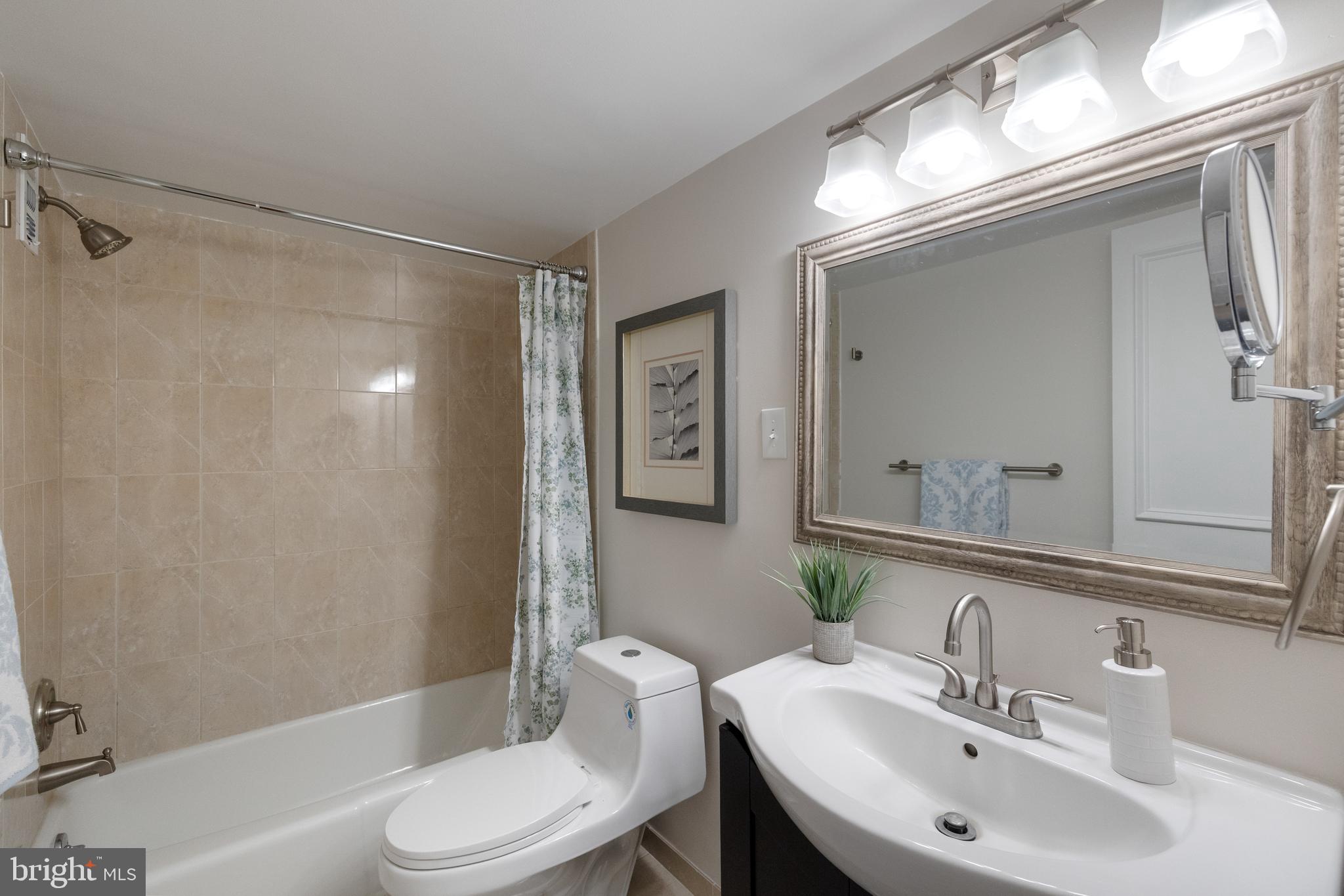 THE KENWOOD - Residential