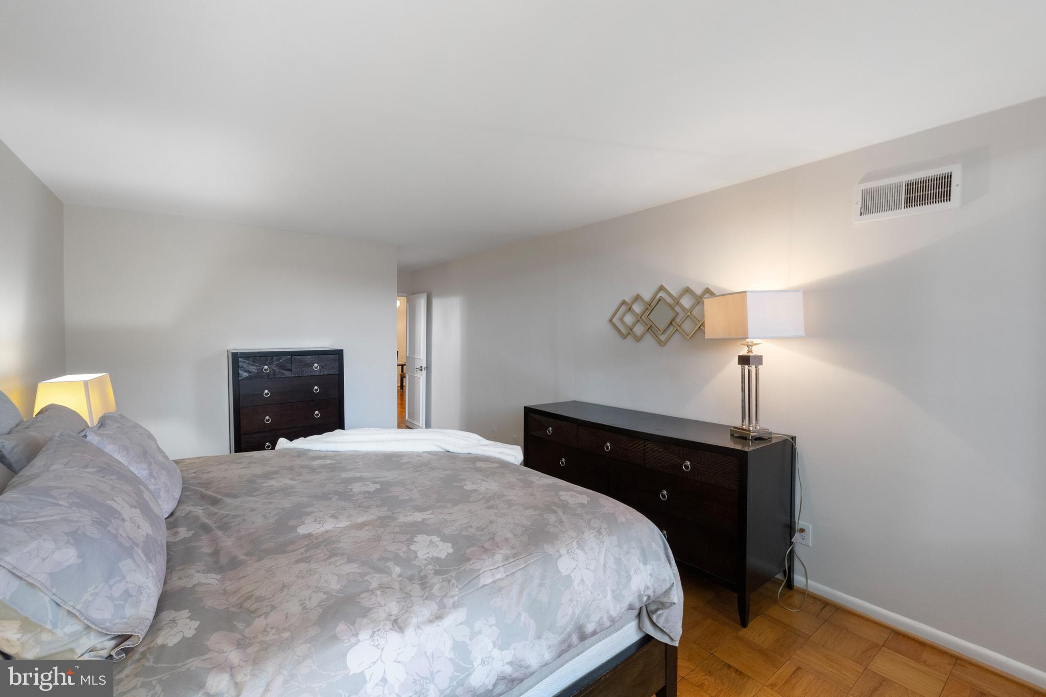 THE KENWOOD - Residential