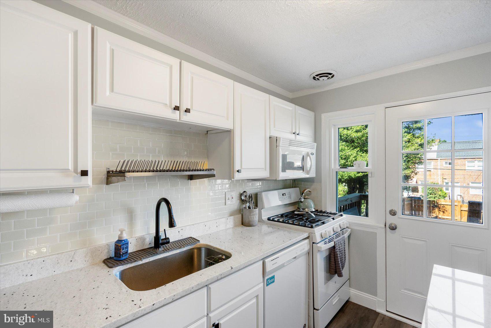 ARBOUR MANOR - Residential