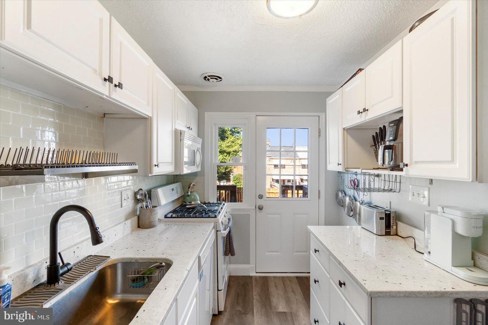 ARBOUR MANOR - Residential