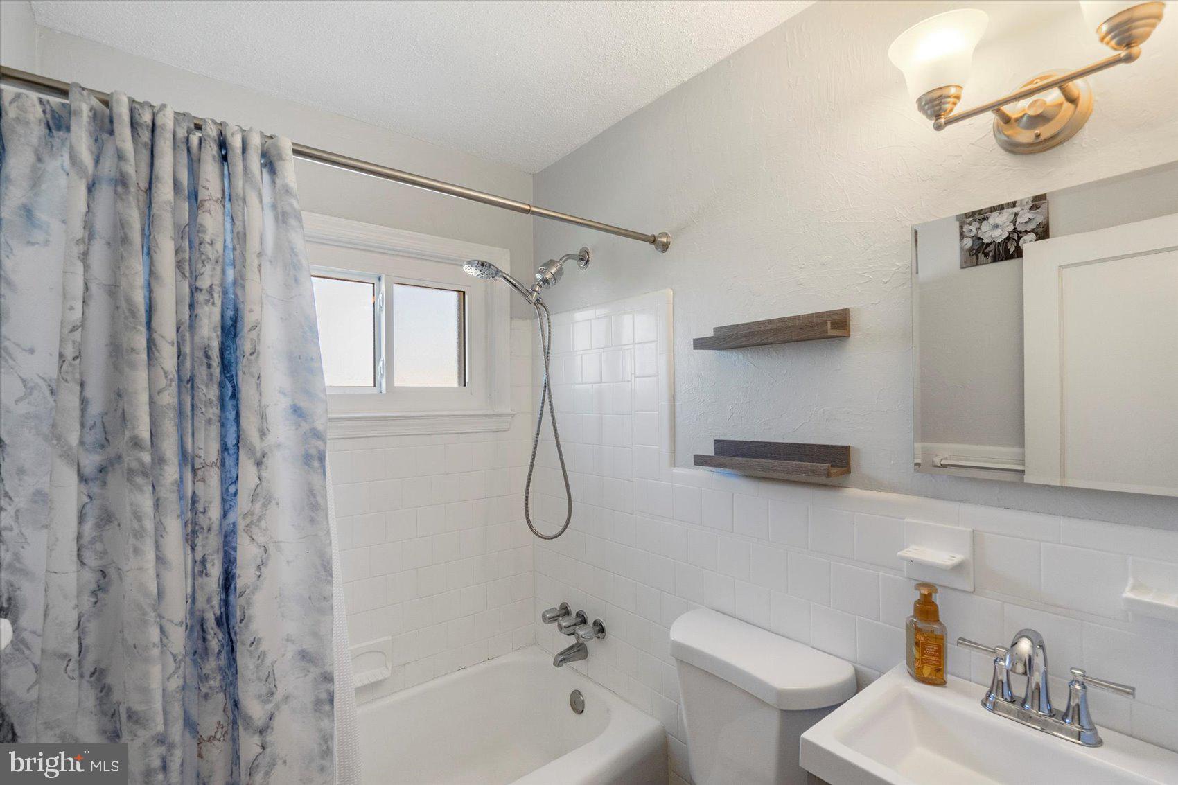 ARBOUR MANOR - Residential