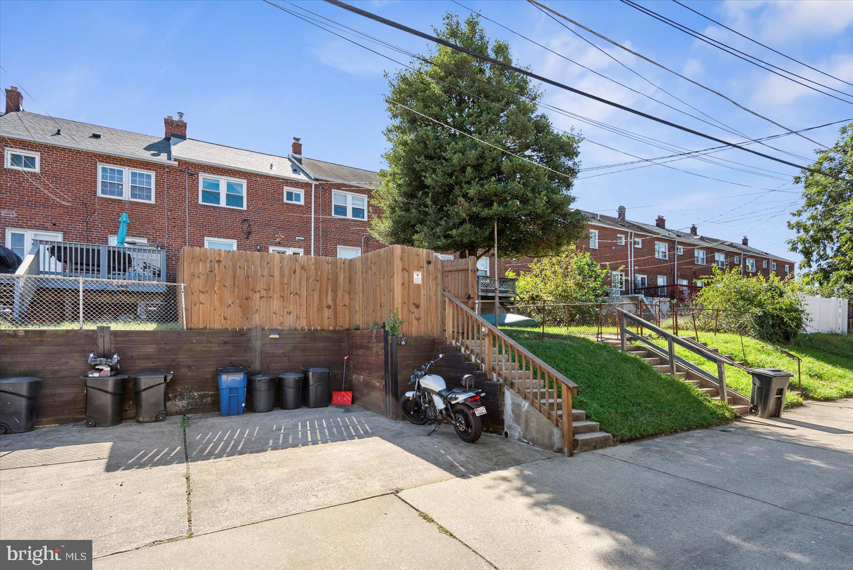 ARBOUR MANOR - Residential