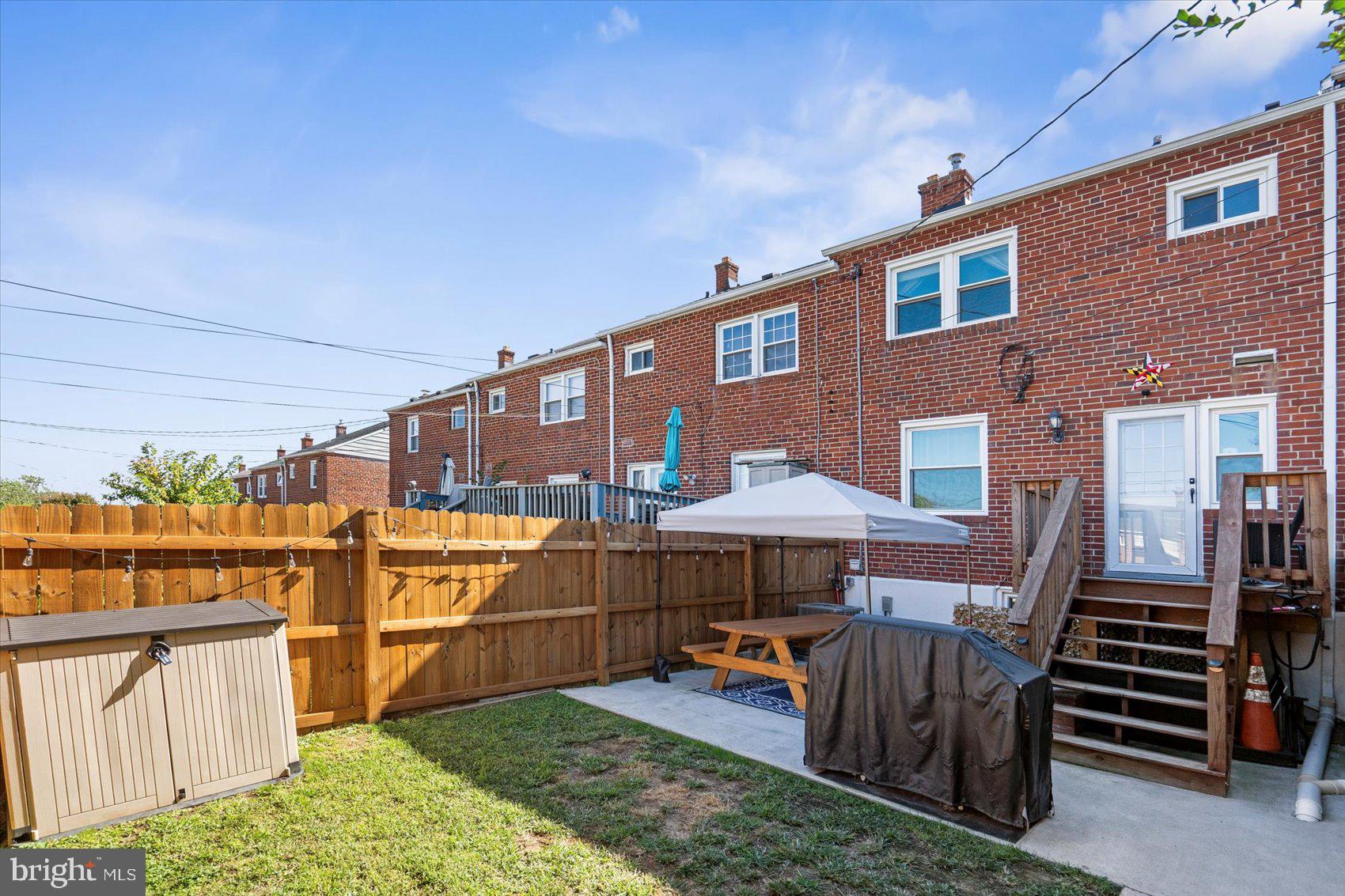 ARBOUR MANOR - Residential