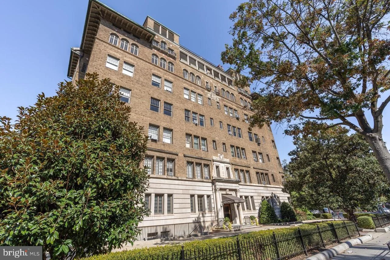 1901 NW Wyoming Avenue NW Unit 52, Washington, DC 20009