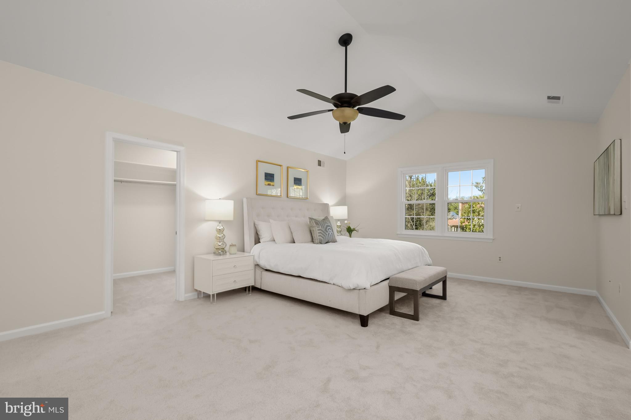 LAYTONSVILLE KNOLLS - Residential