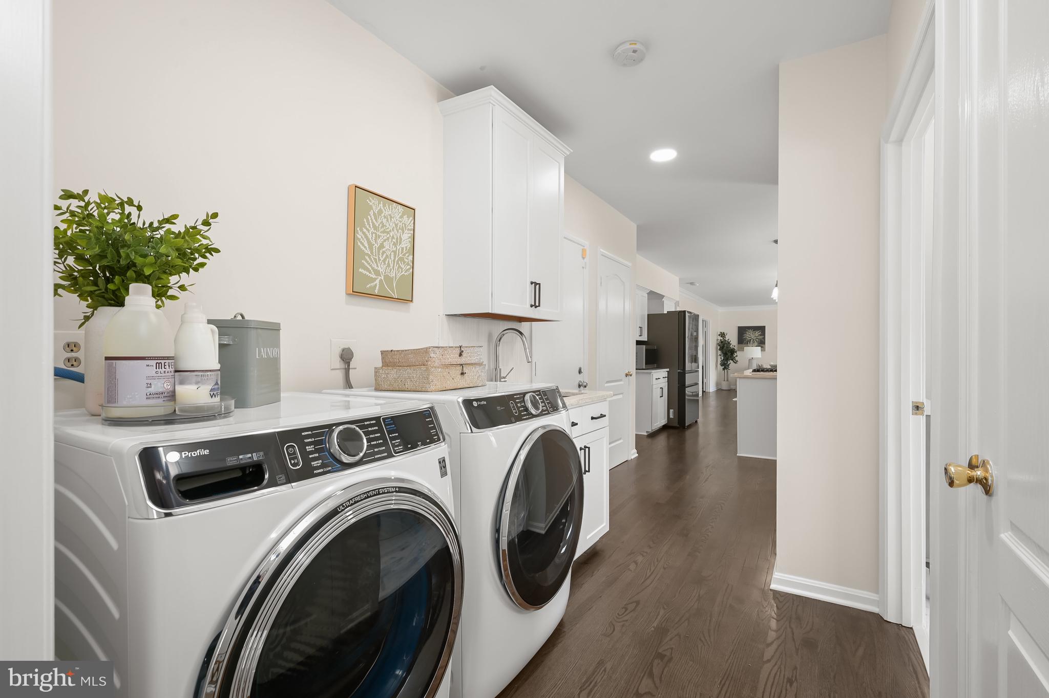 LAYTONSVILLE KNOLLS - Residential