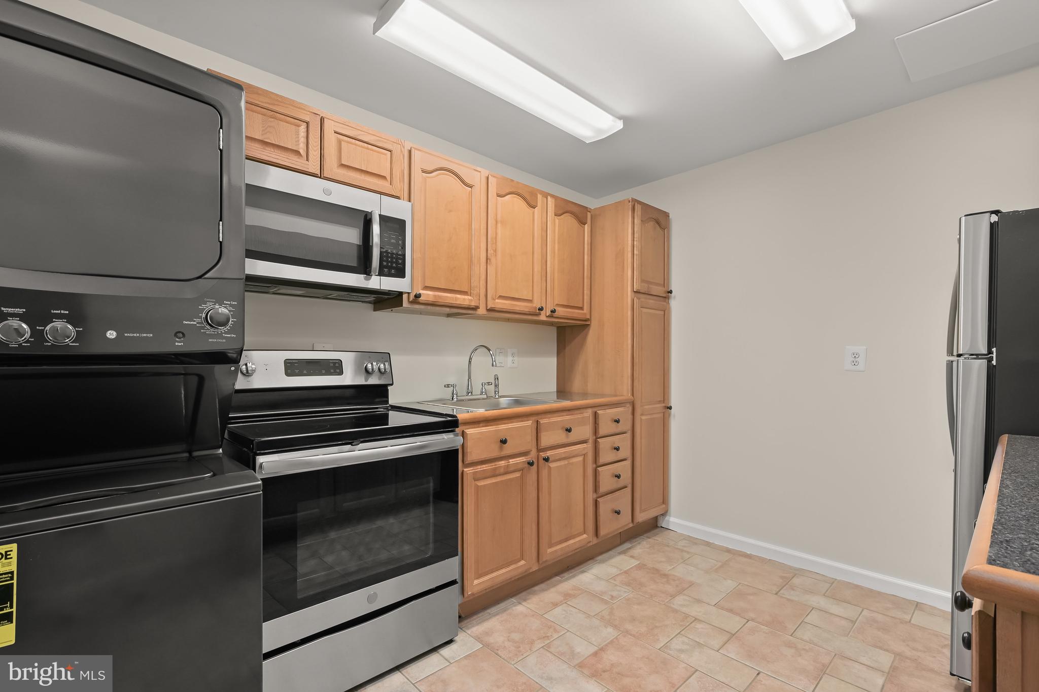 LAYTONSVILLE KNOLLS - Residential