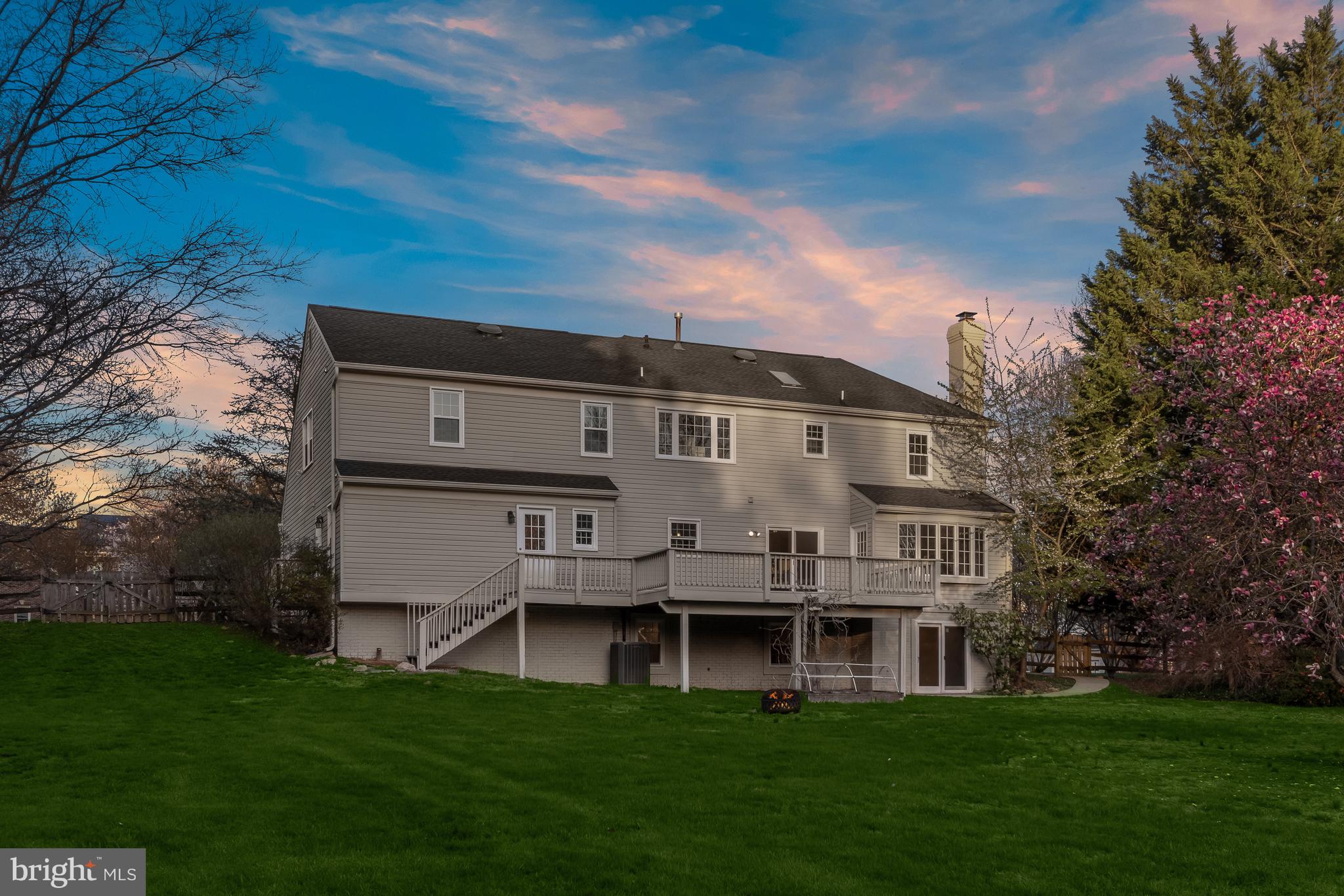 LAYTONSVILLE KNOLLS - Residential