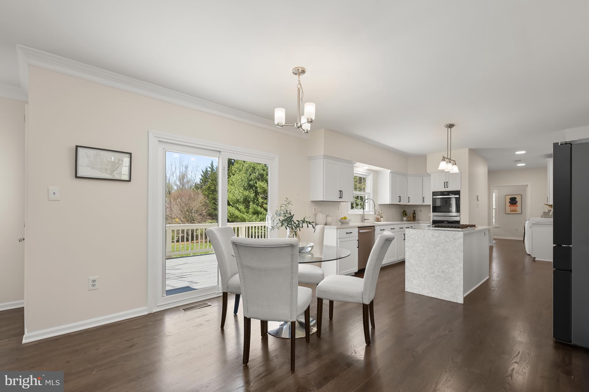 LAYTONSVILLE KNOLLS - Residential