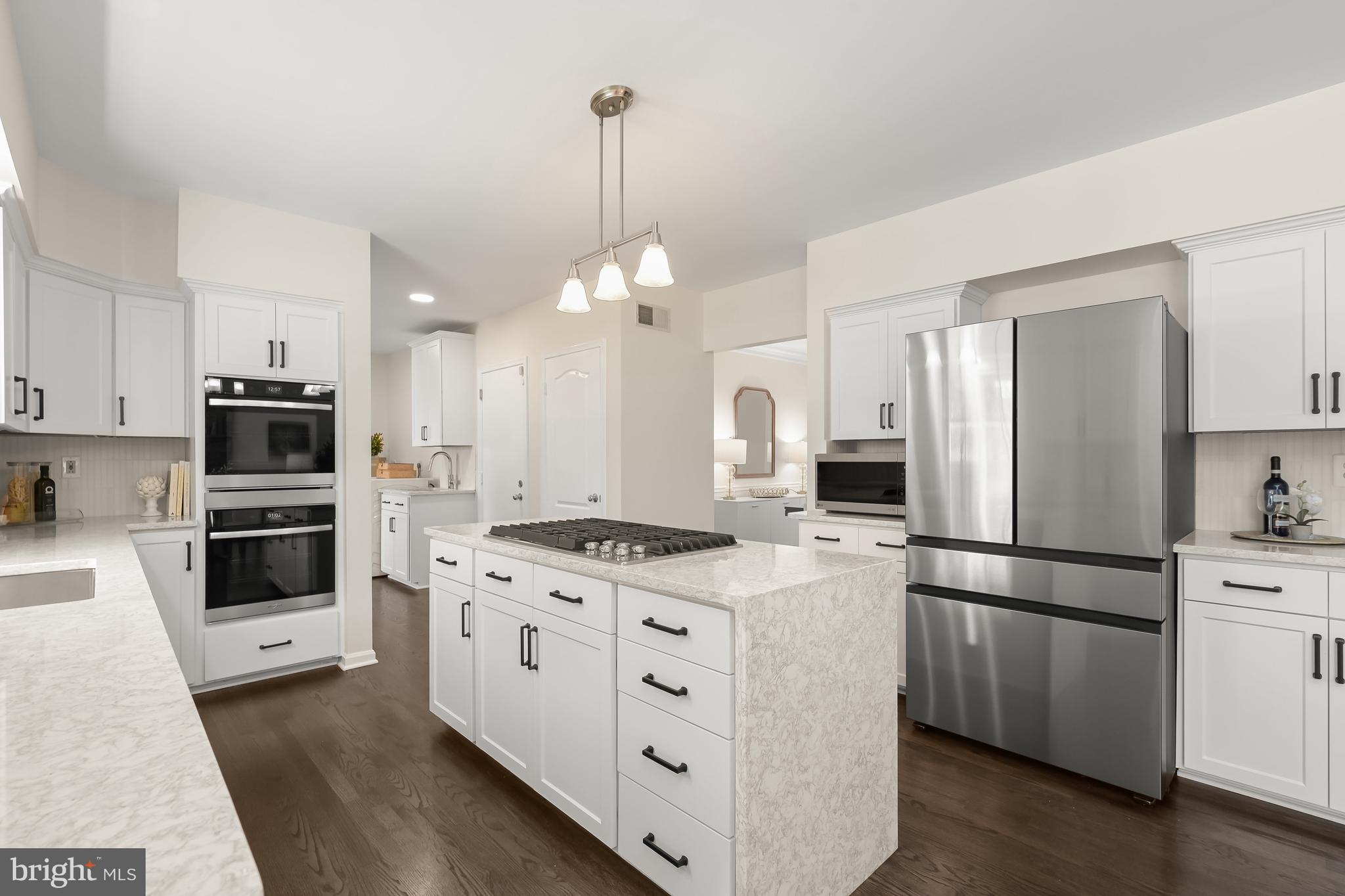 LAYTONSVILLE KNOLLS - Residential