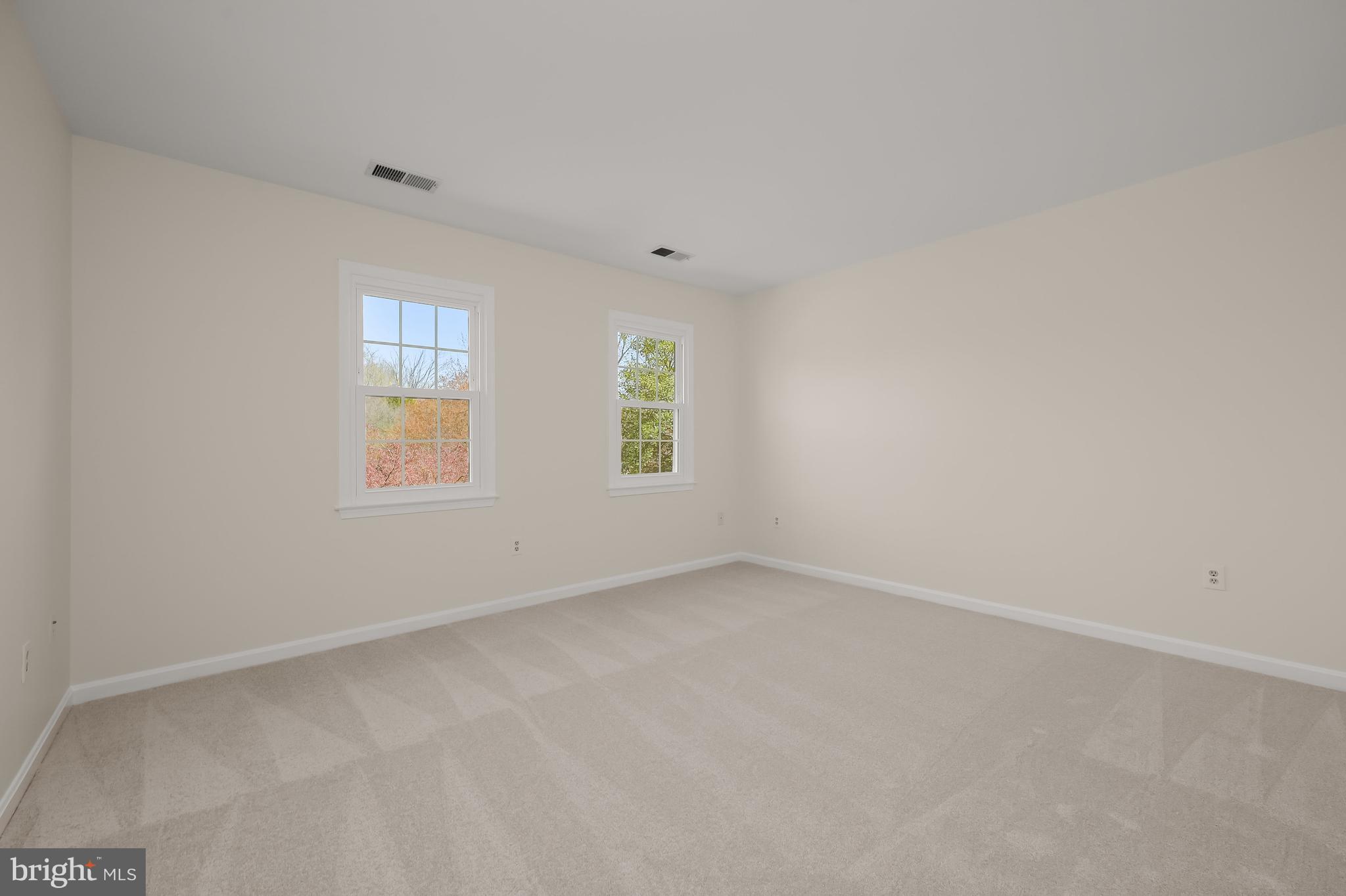 LAYTONSVILLE KNOLLS - Residential