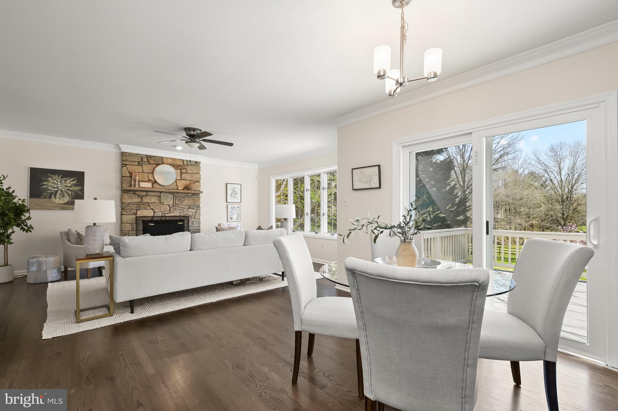 LAYTONSVILLE KNOLLS - Residential