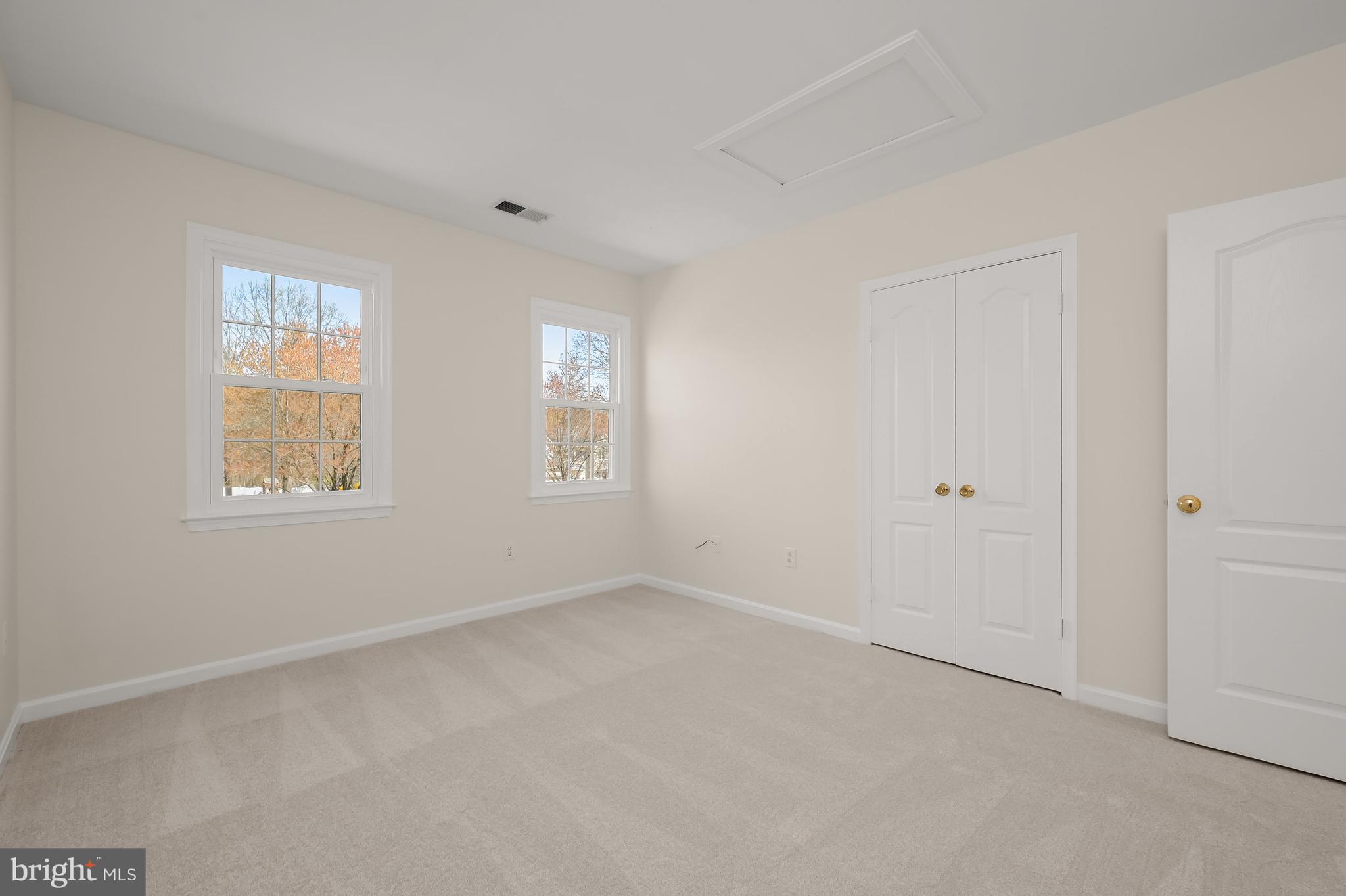 LAYTONSVILLE KNOLLS - Residential