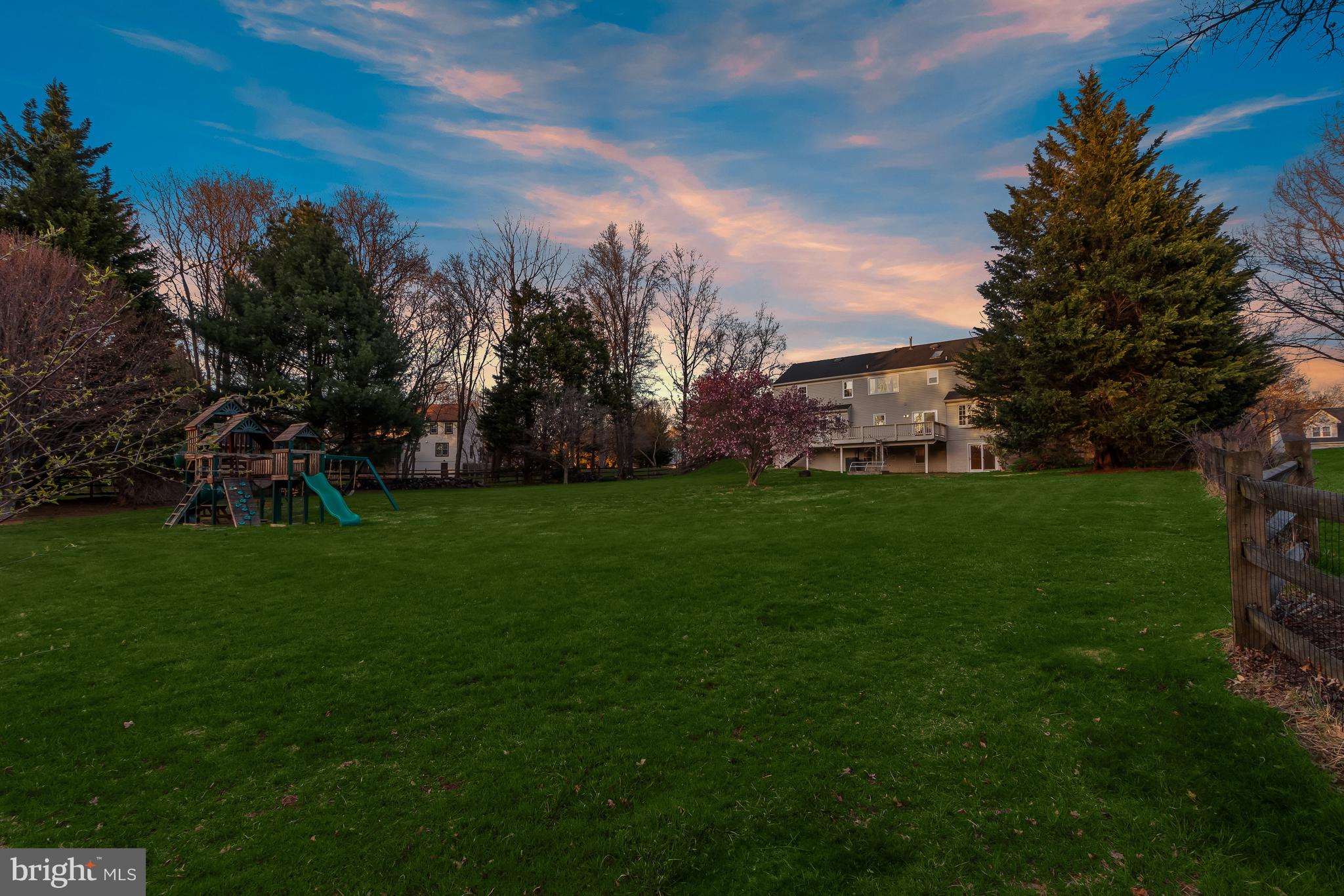 LAYTONSVILLE KNOLLS - Residential