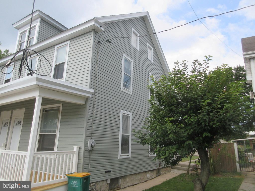 Photo of 139 N N Franklin St, CHAMBERSBURG, PA 17201 (MLS # PAFL2029356)
