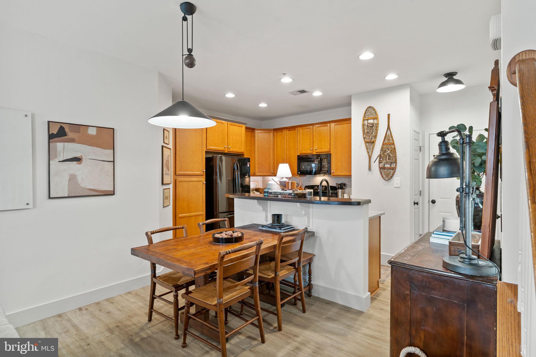 LEE'S COMMONS - Residential