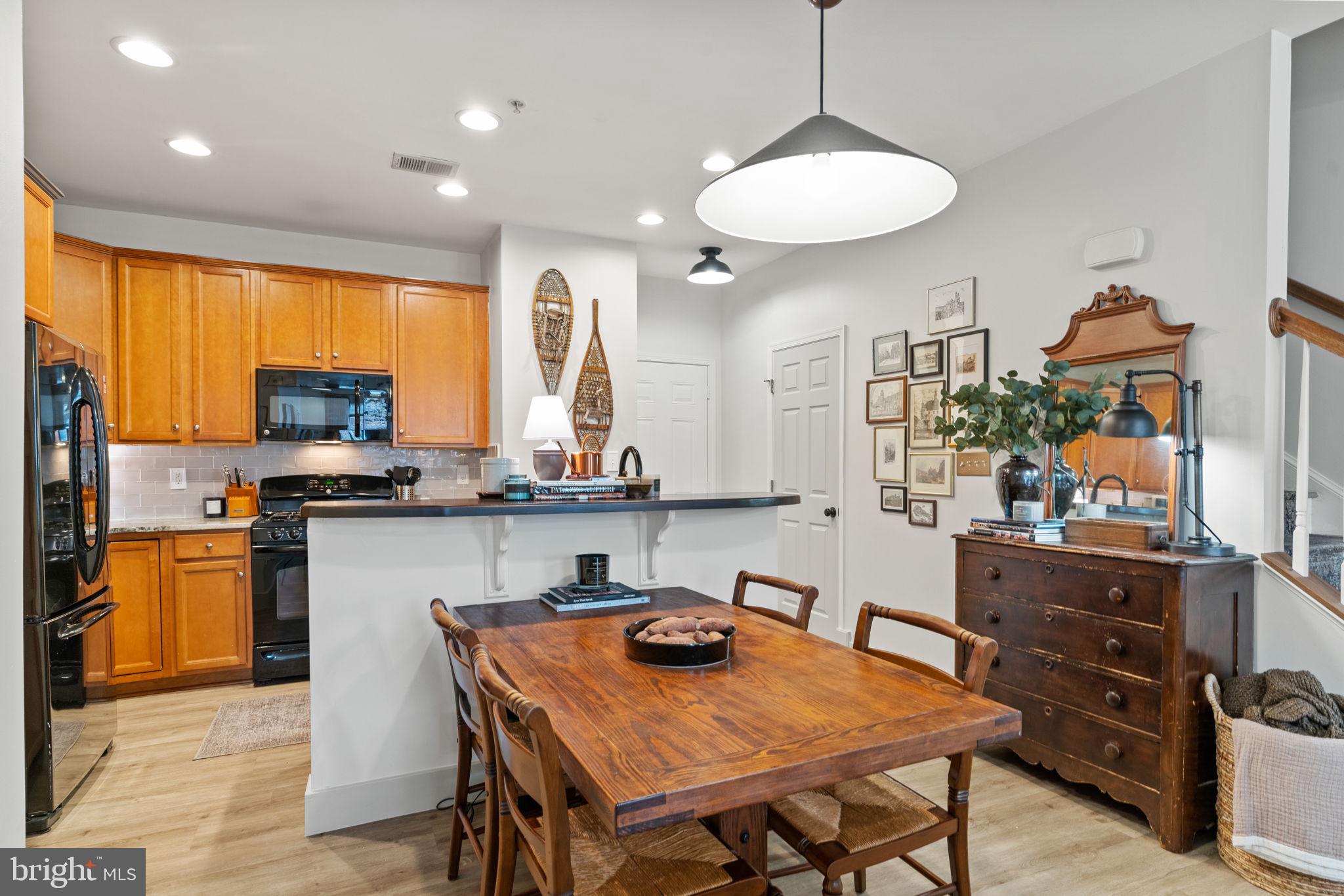 LEE'S COMMONS - Residential