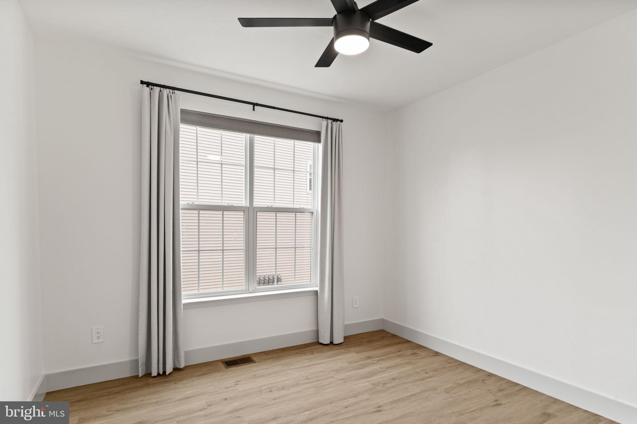 LEE'S COMMONS - Residential