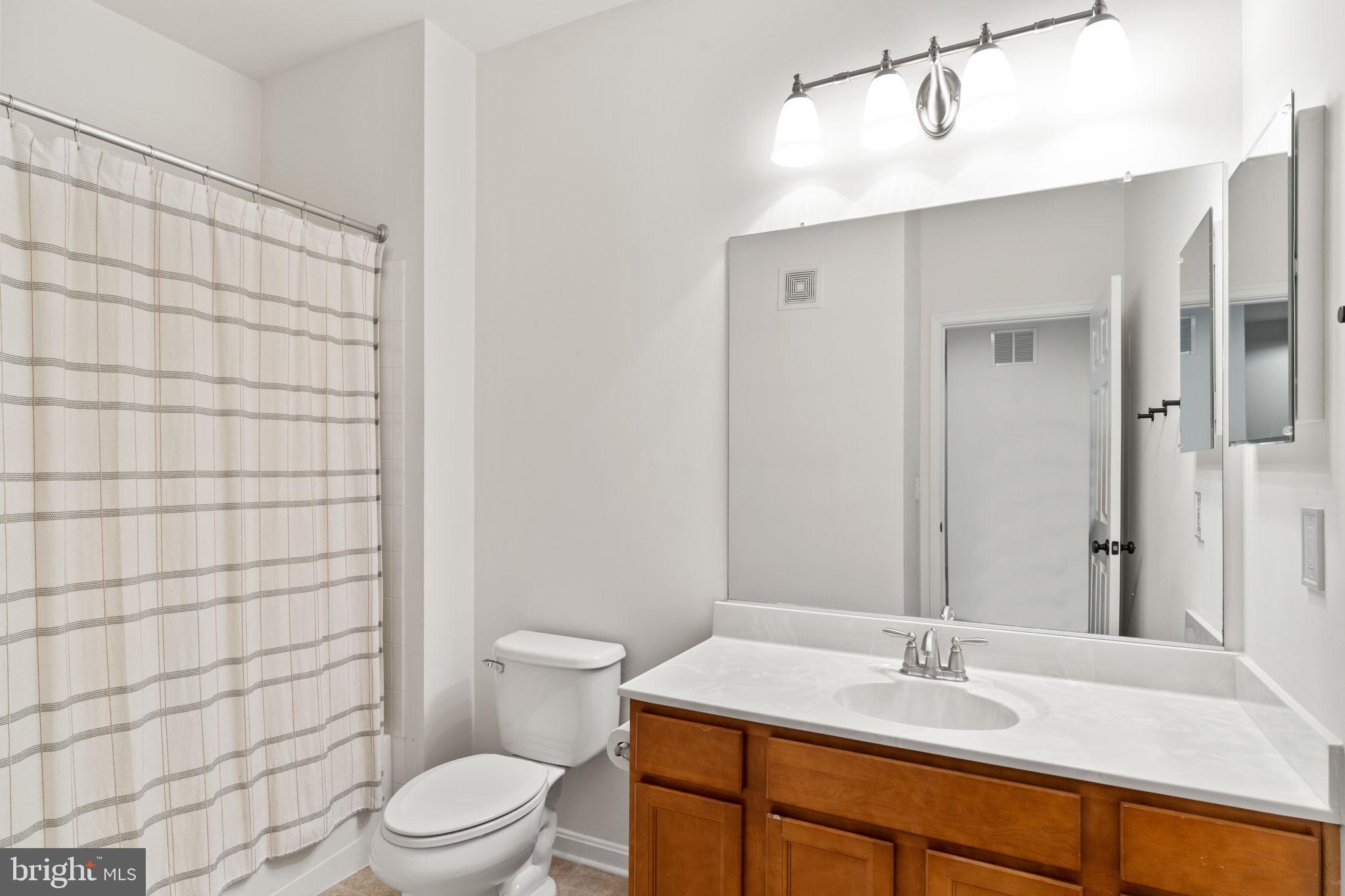 LEE'S COMMONS - Residential