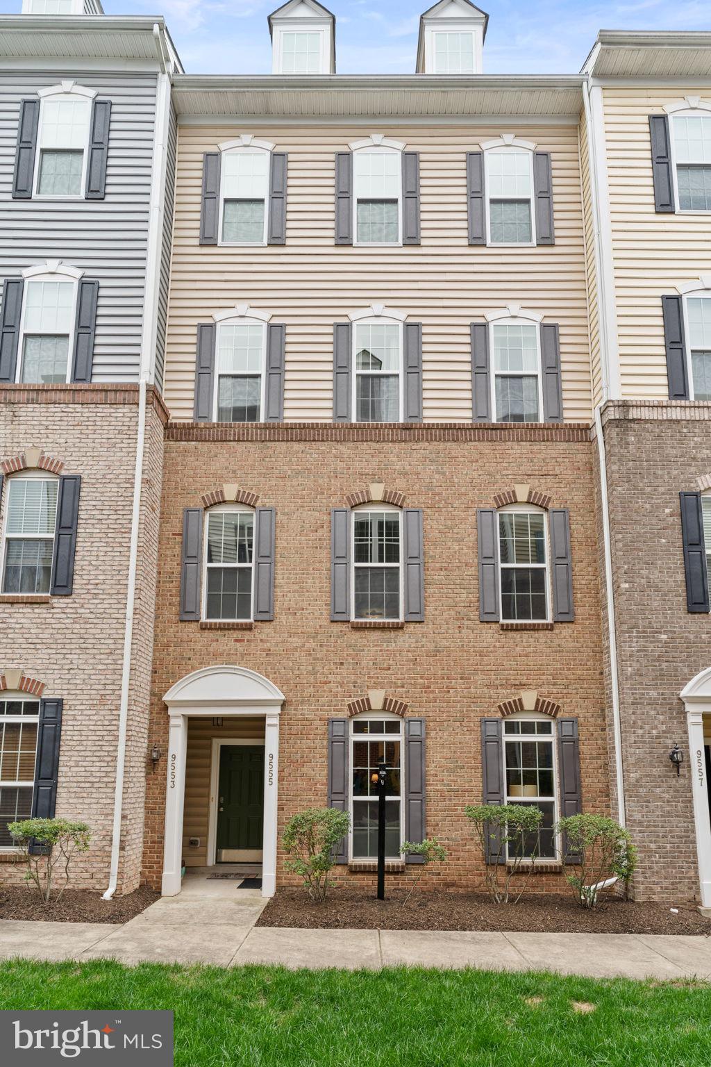 LEE'S COMMONS - Residential