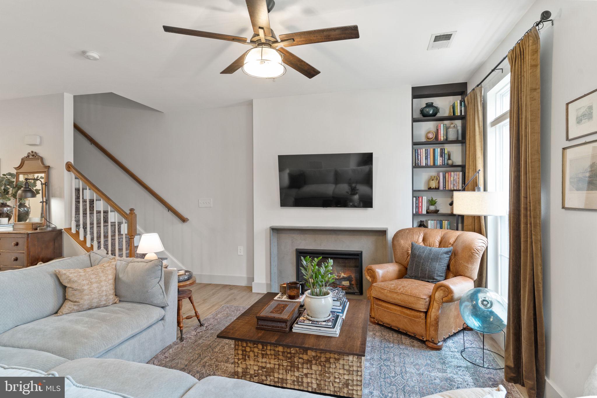 LEE'S COMMONS - Residential