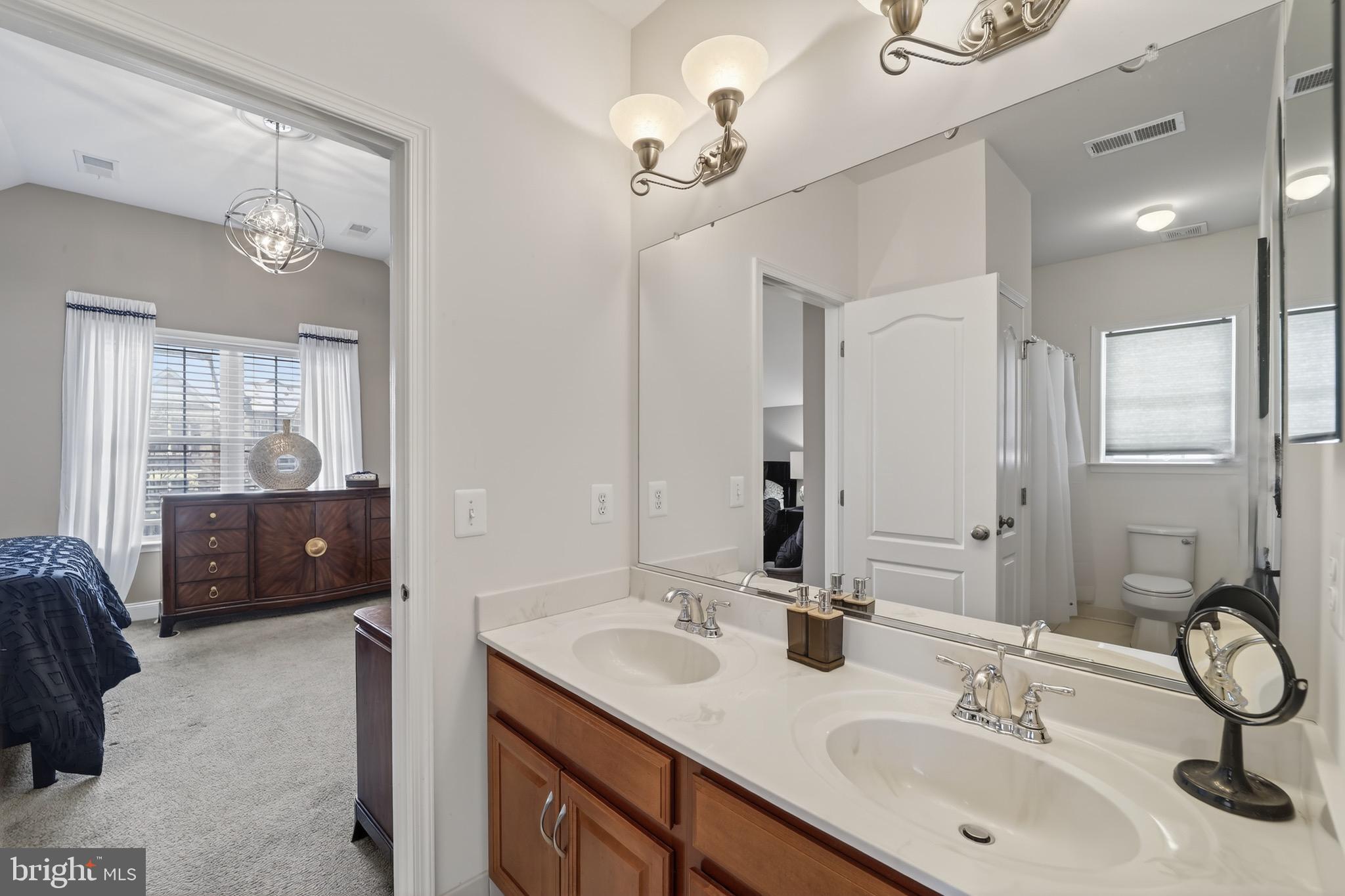 MARLBORO RIDGE HUNT - Residential