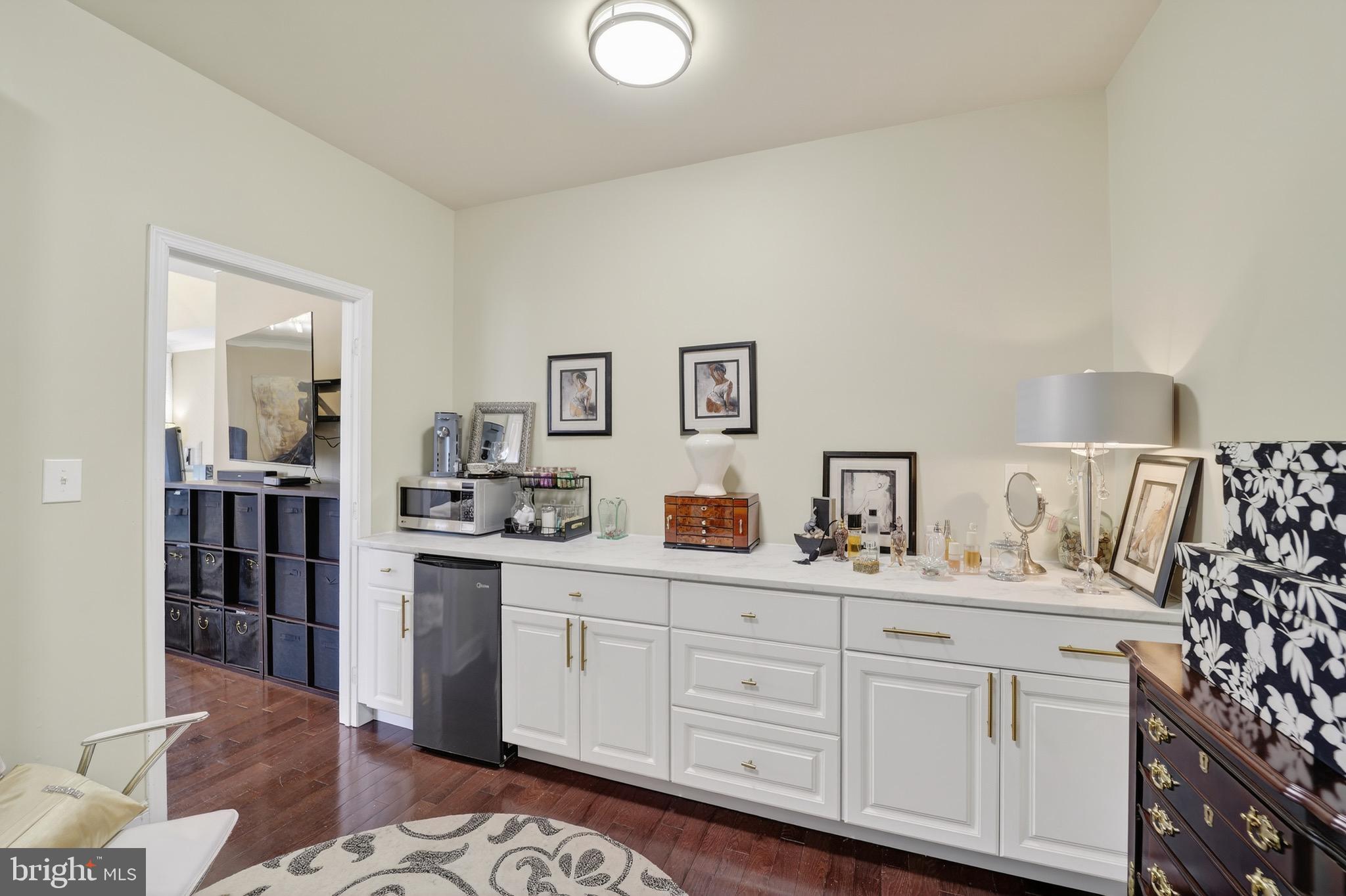 MARLBORO RIDGE HUNT - Residential