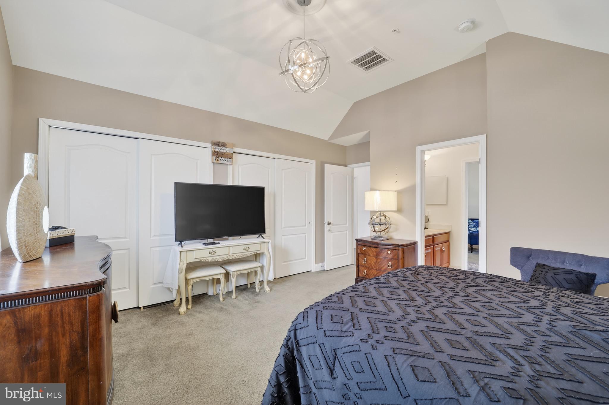 MARLBORO RIDGE HUNT - Residential