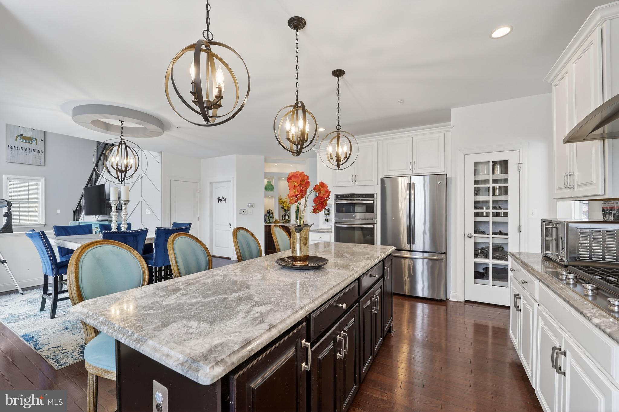 MARLBORO RIDGE HUNT - Residential