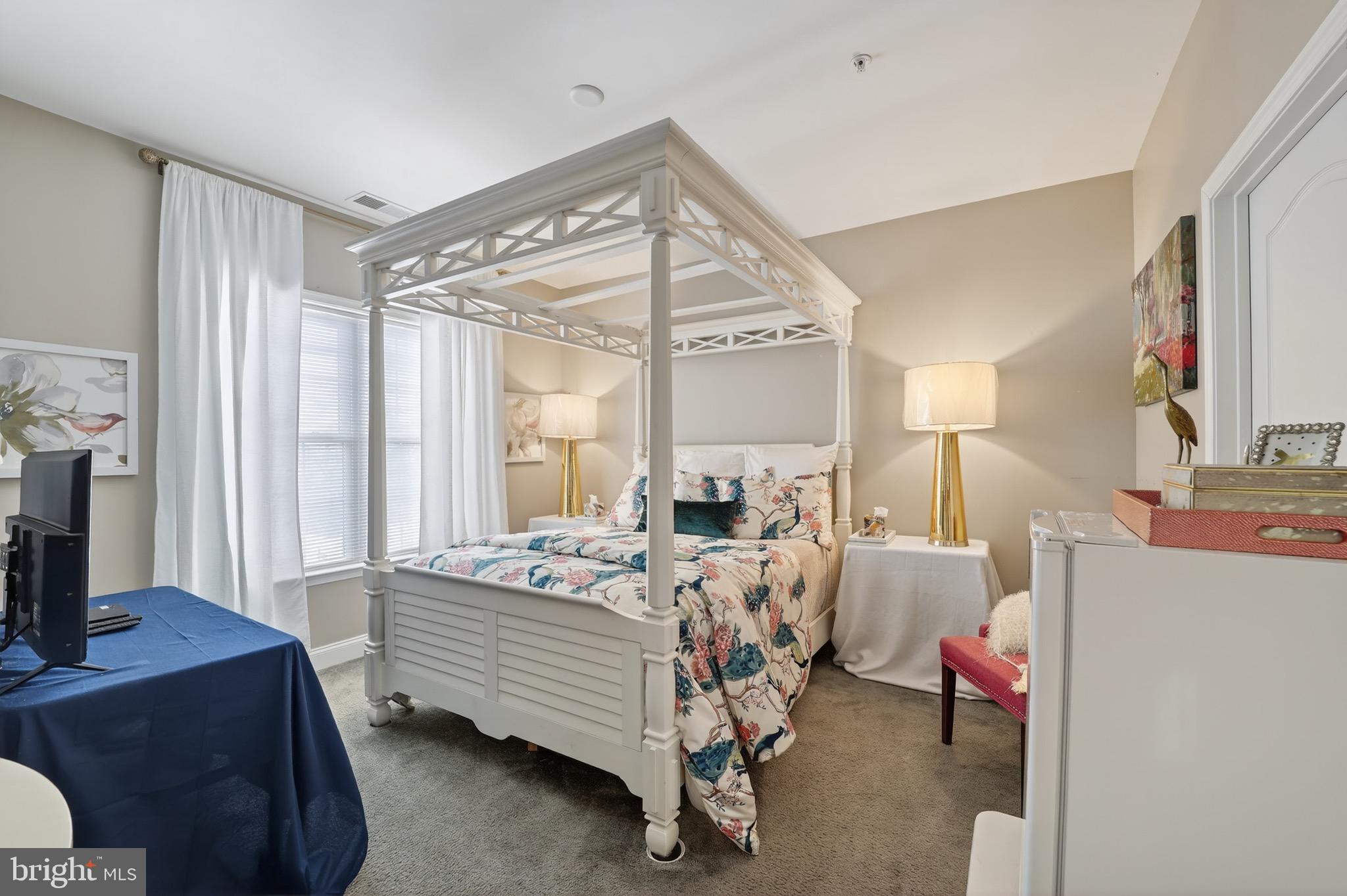 MARLBORO RIDGE HUNT - Residential