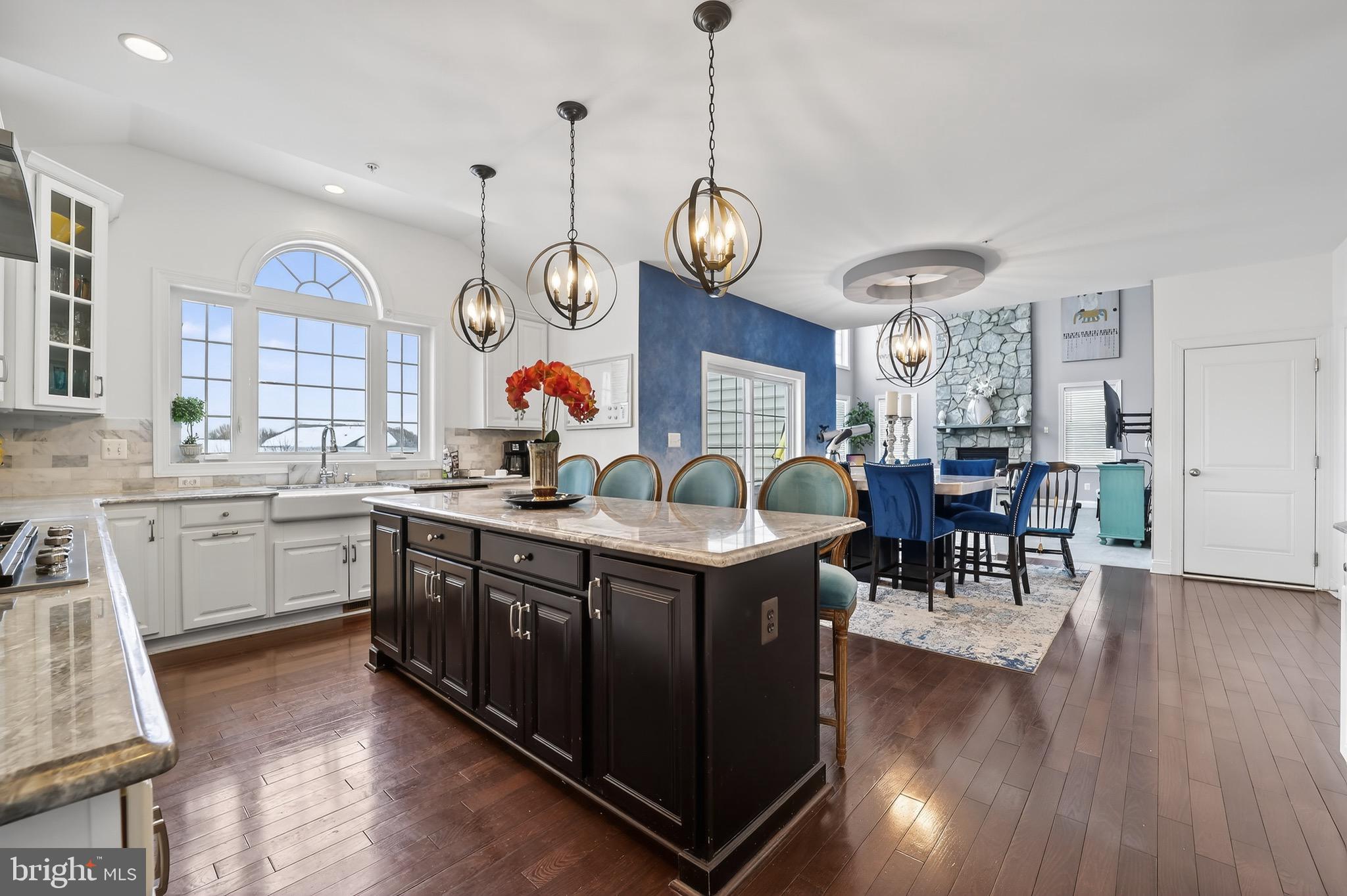 MARLBORO RIDGE HUNT - Residential