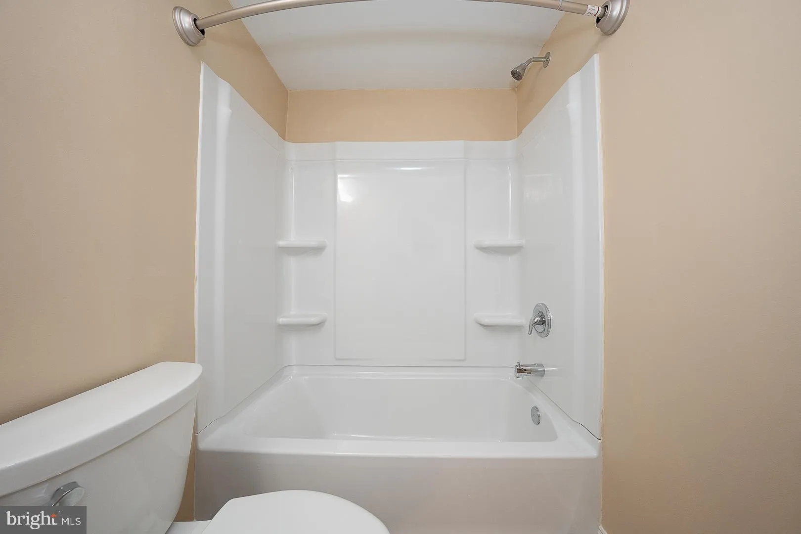 Wayne, Pennsylvania 19087, United States, 1 Bedroom Bedrooms, ,1 BathroomBathrooms,Residential,Pending,31034