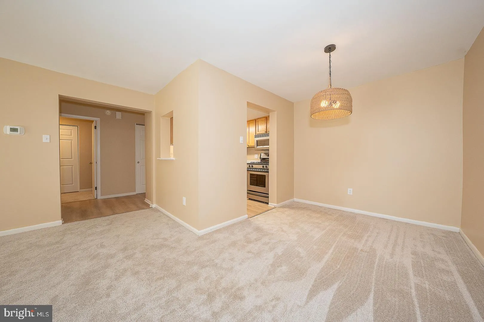 Wayne, Pennsylvania 19087, United States, 1 Bedroom Bedrooms, ,1 BathroomBathrooms,Residential,Pending,31034