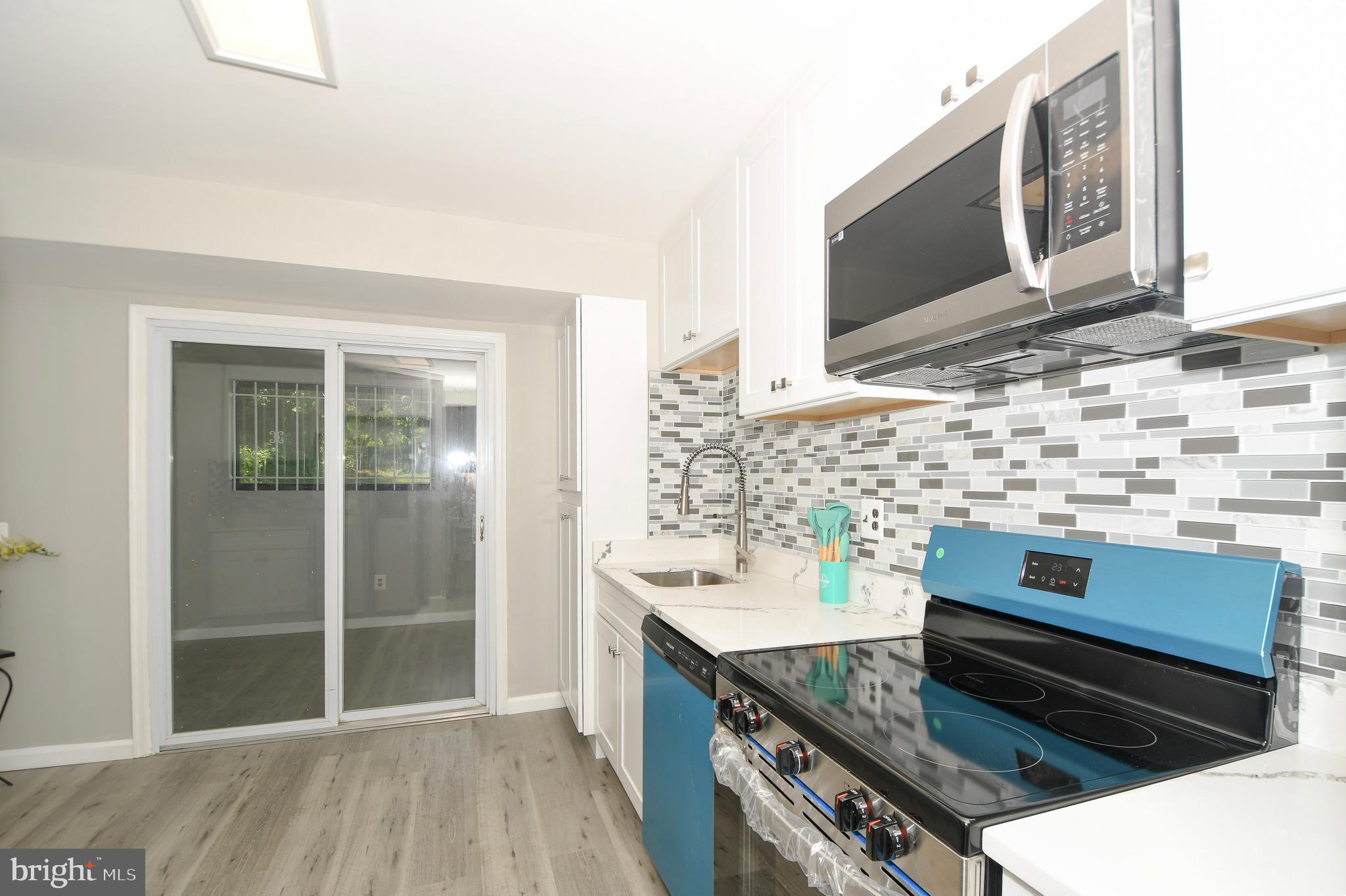 GLENVIEW - Residential
