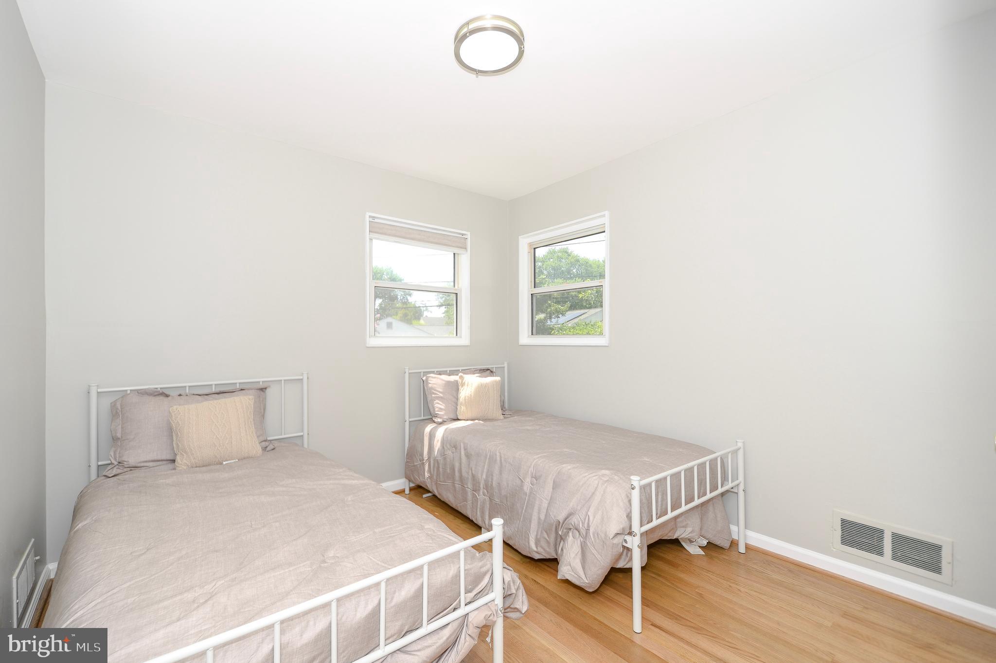 GLENVIEW - Residential