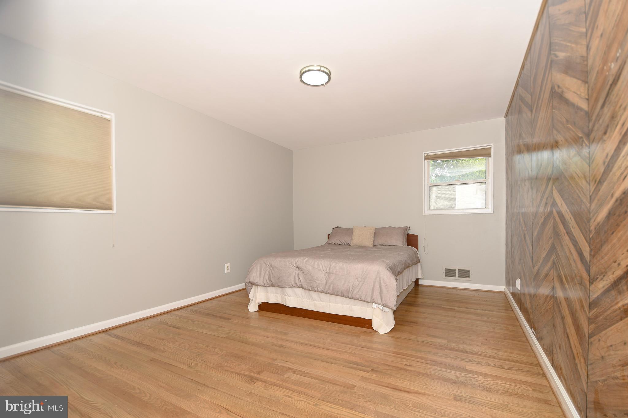 GLENVIEW - Residential