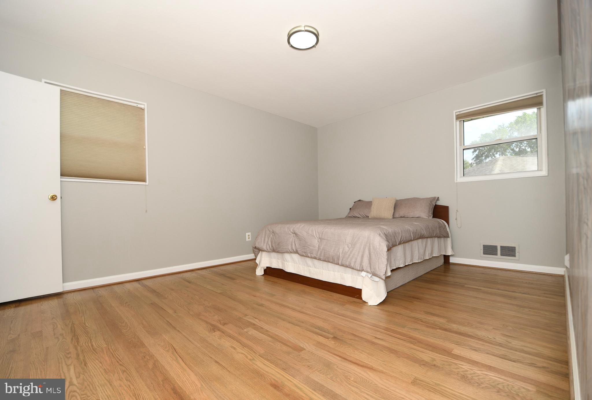 GLENVIEW - Residential