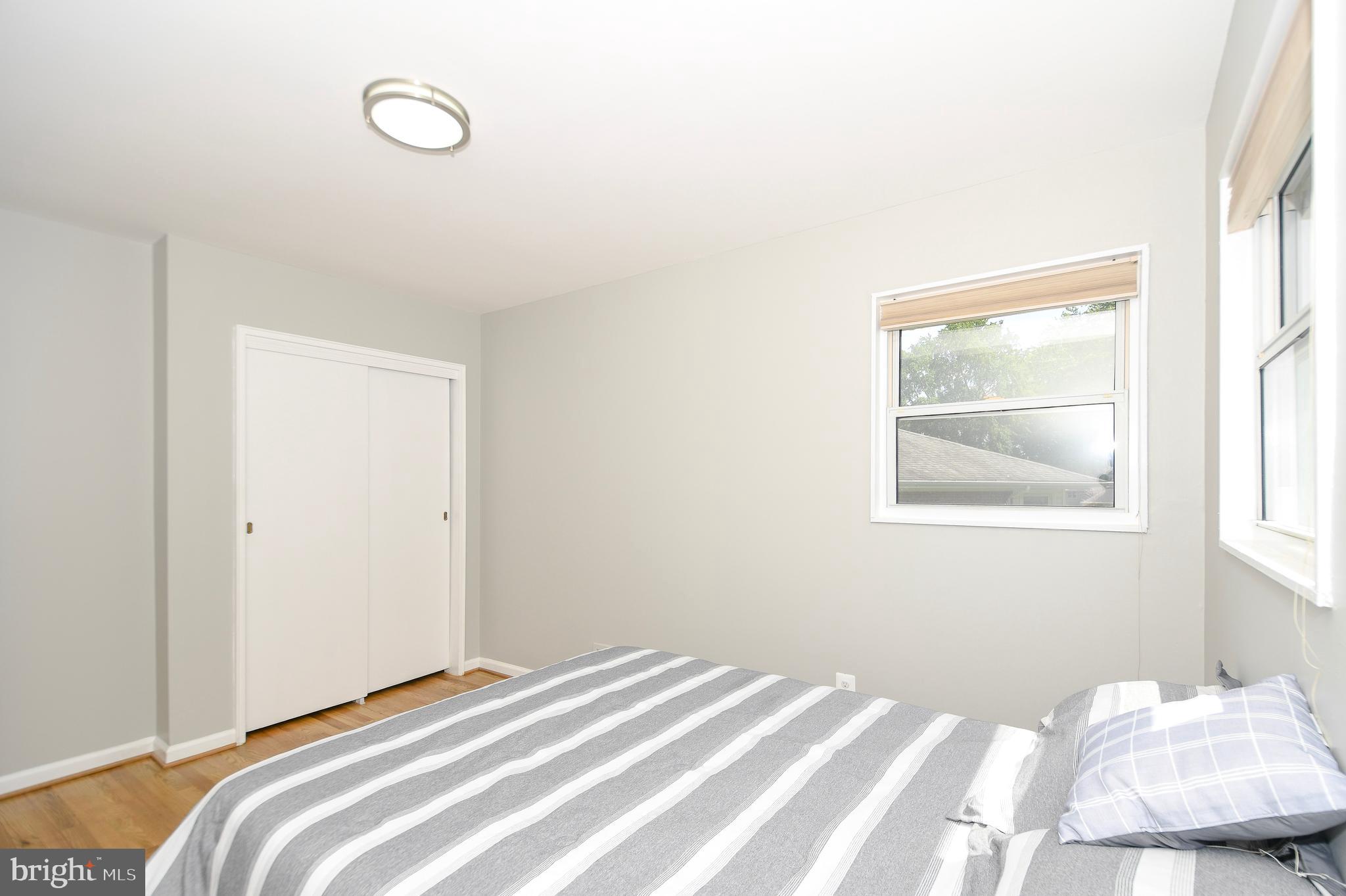 GLENVIEW - Residential