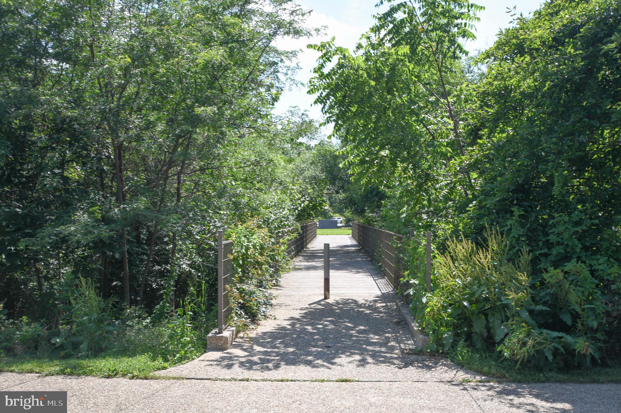 GLENVIEW - Residential