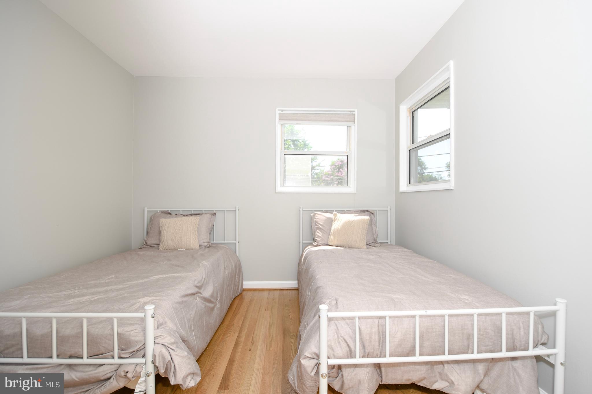 GLENVIEW - Residential